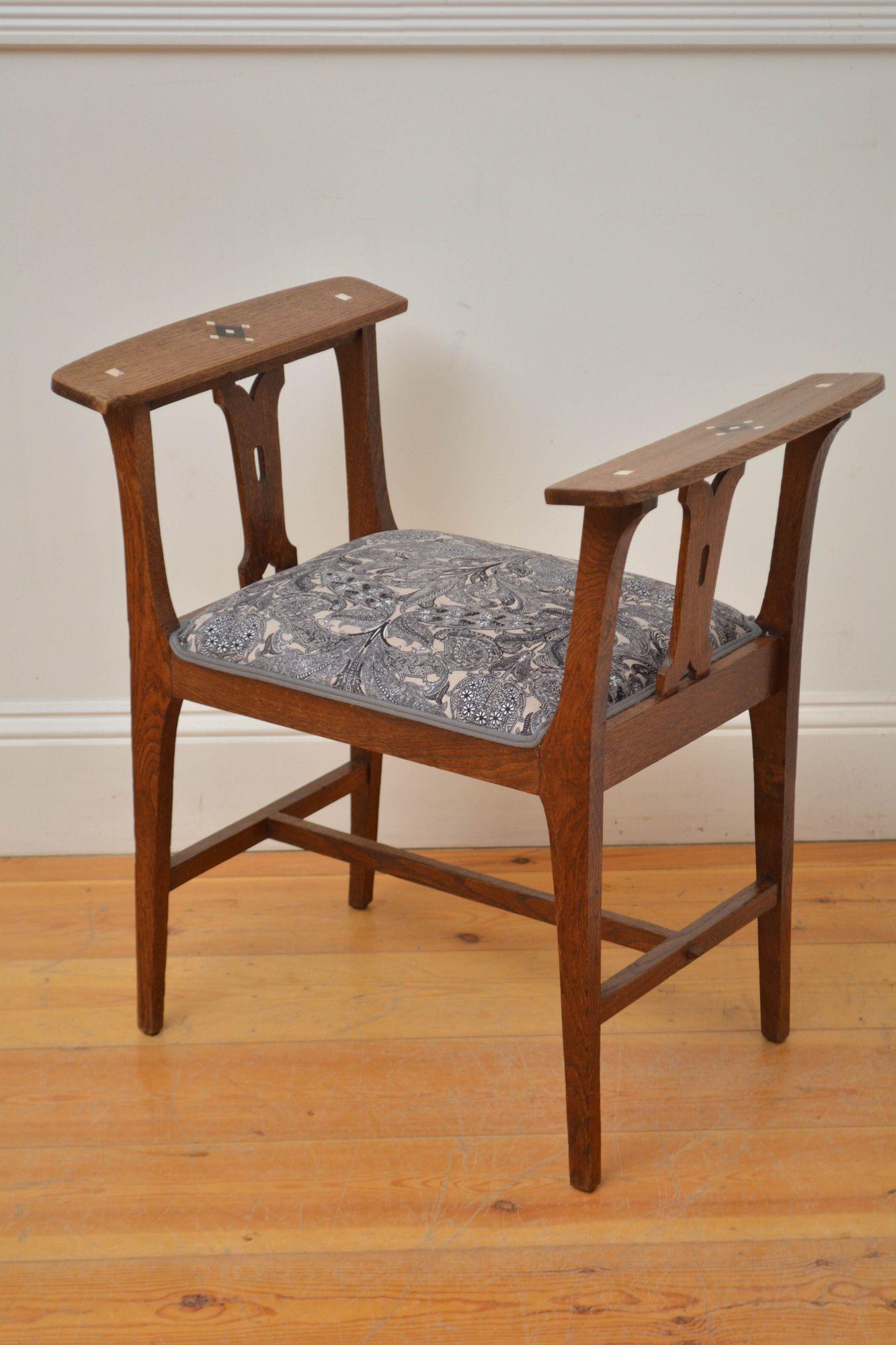 Arts and Crafts-Hocker aus Eiche / Klavierhocker im Angebot 3