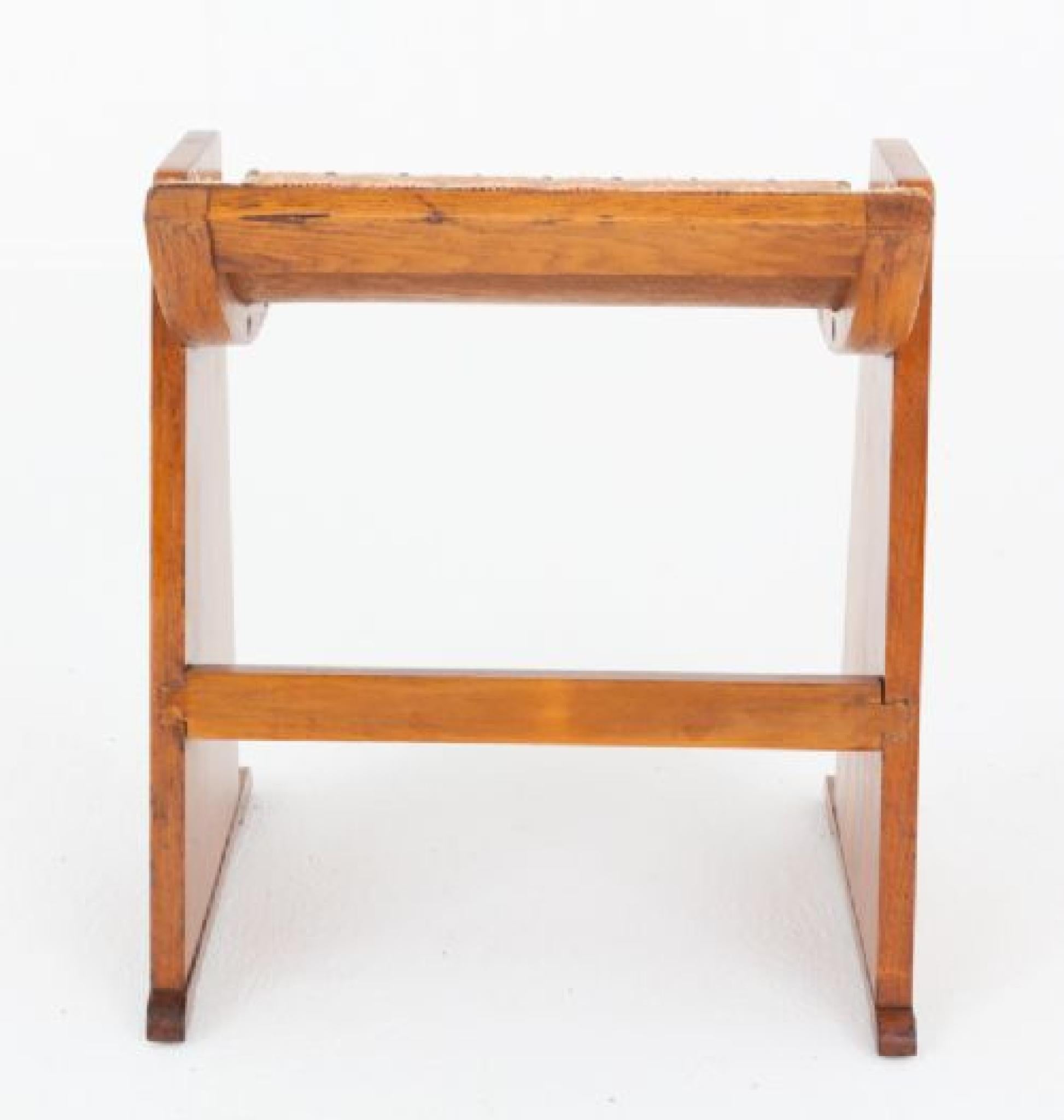 Early 20th Century Arts And Crafts Stool Oak Piano For Sale