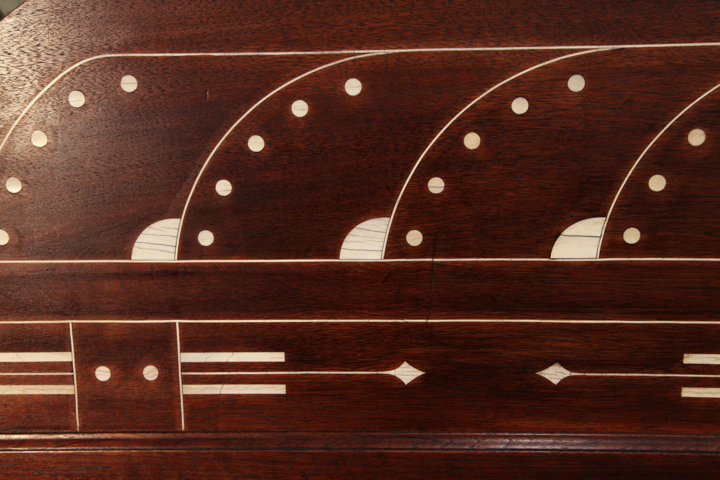 Acajou Grand piano à queue Lipp de style Arts and Crafts avec motifs folkloriques allemands incrustés en vente