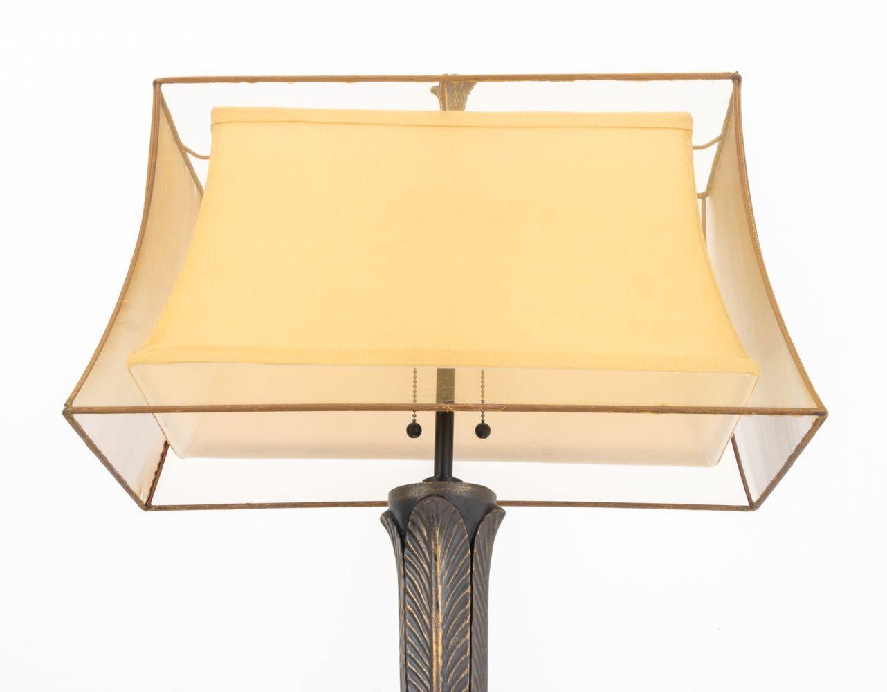 Lámpara de pie de caoba estilo Arts and Crafts siglo XX en venta