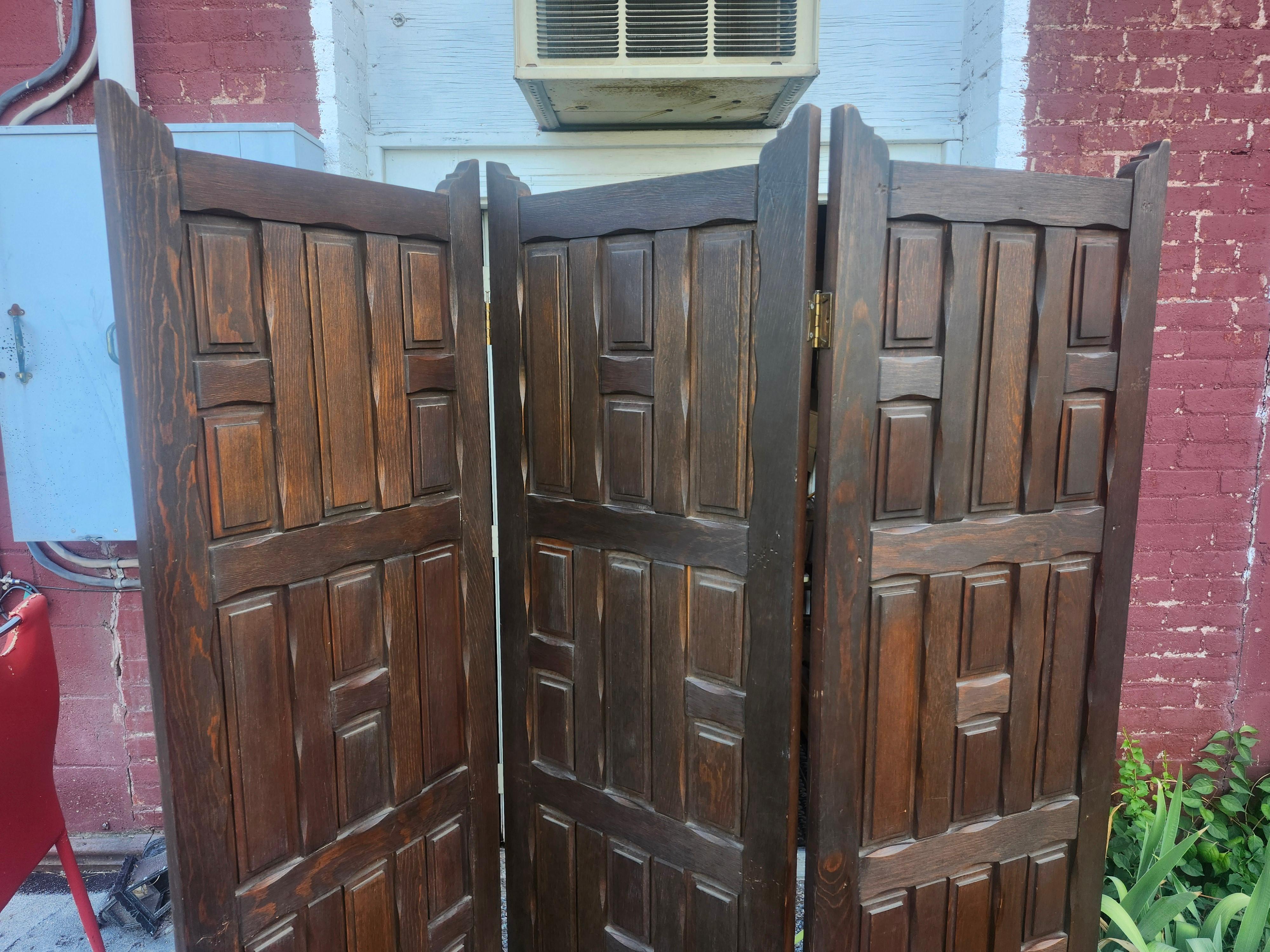 Arts and Crafts Style Oak Paneled Room Divider Three Panel Screen For Sale 3