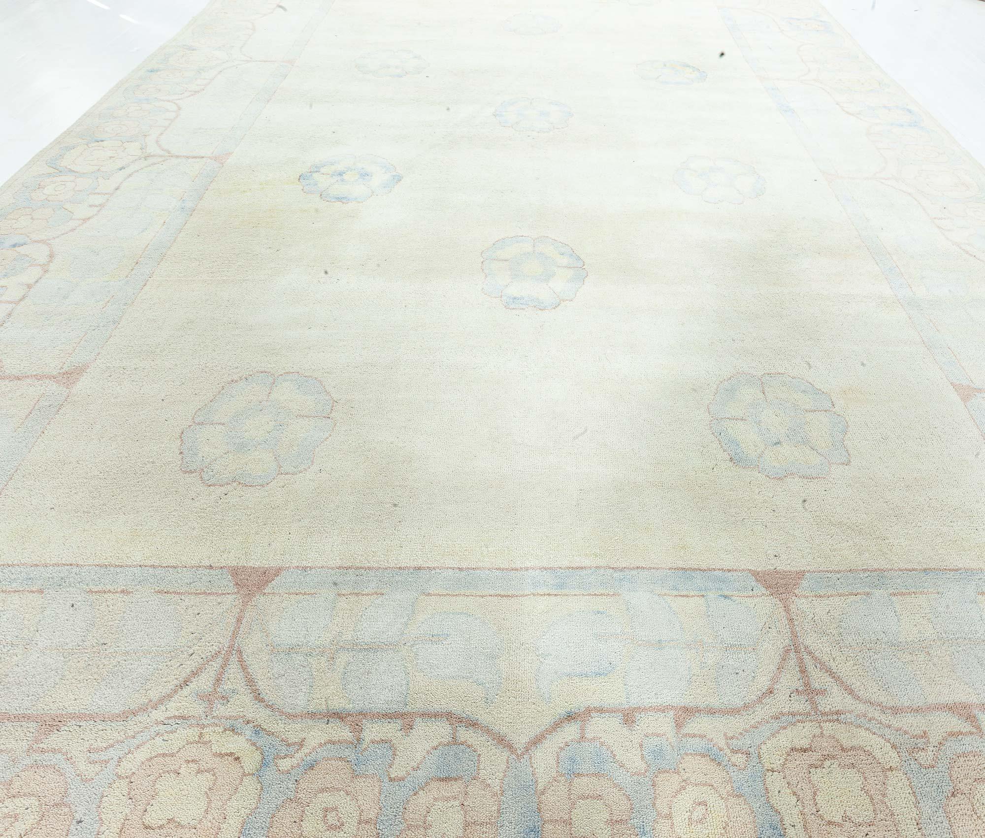 Arts and Crafts Style Rug by Doris Leslie Blau In New Condition For Sale In New York, NY