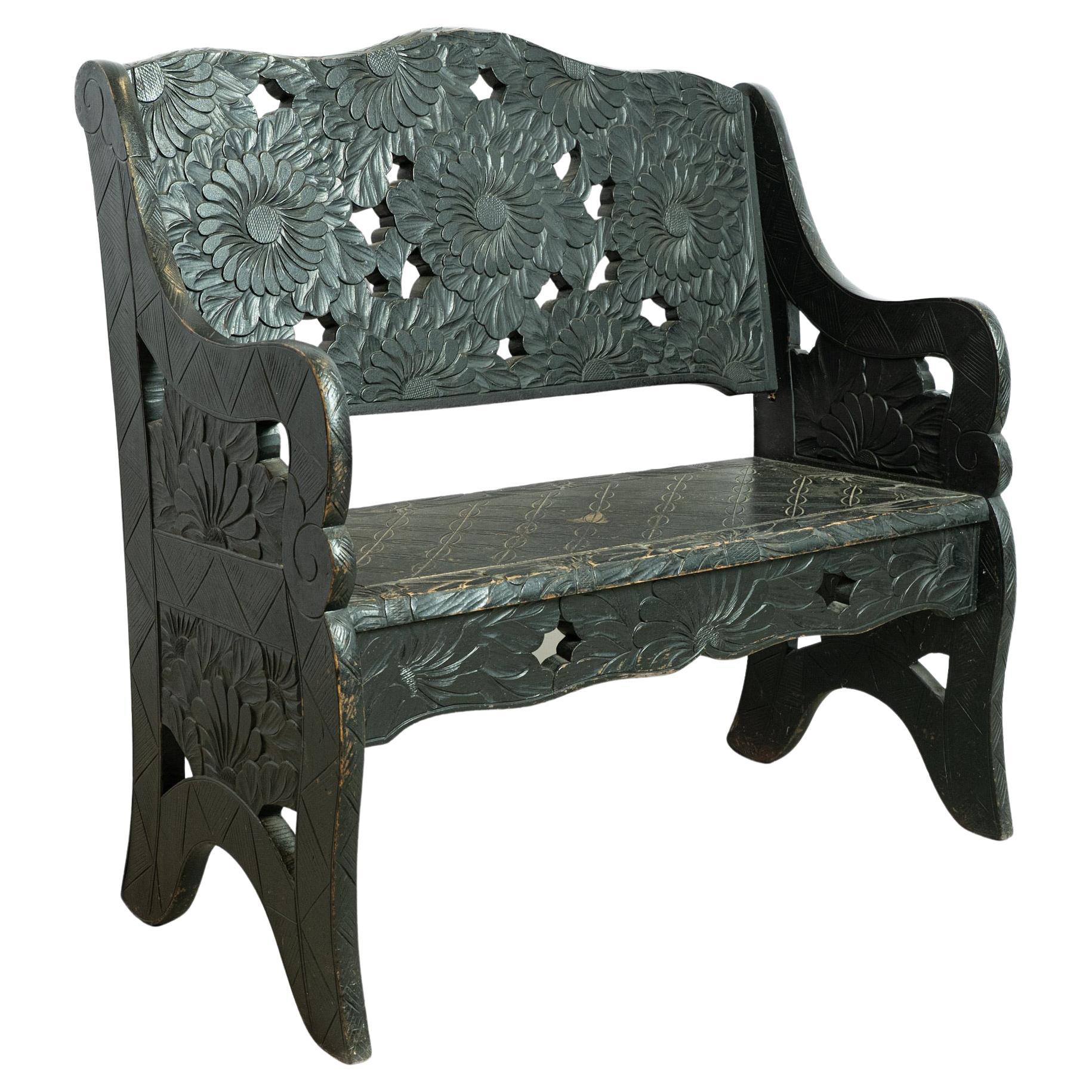 Arts and Crafts Tournesol Settle / Bench For Liberty 
Co. en vente