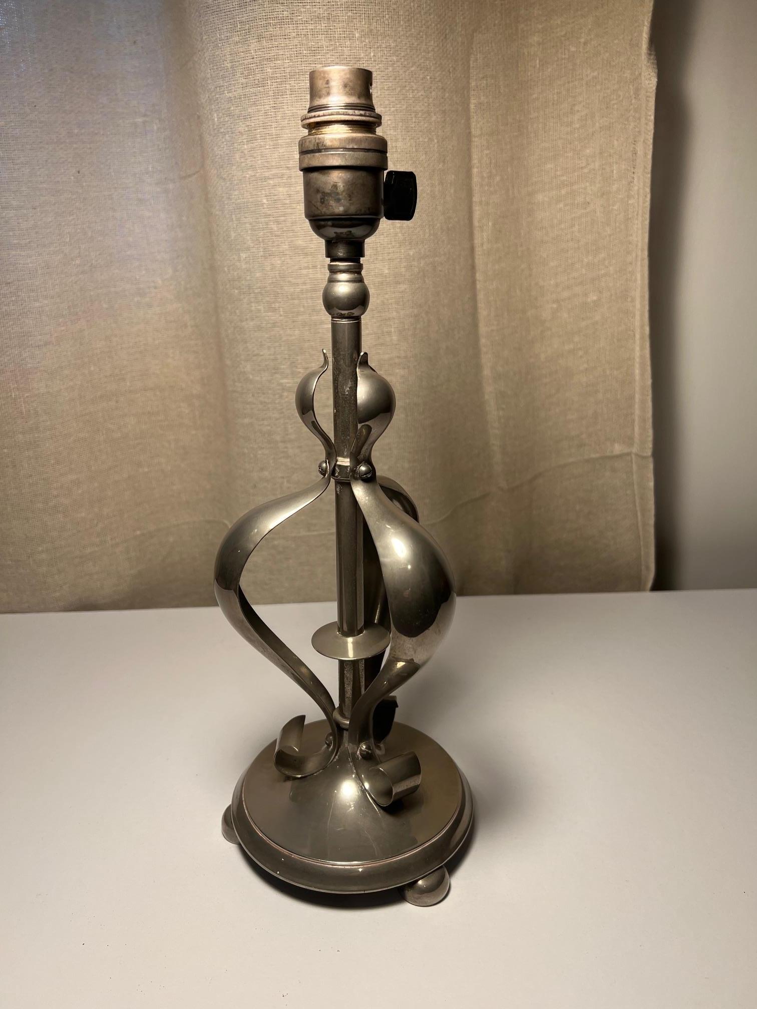 Arts and Crafts Table Lamp In Good Condition For Sale In London, GB