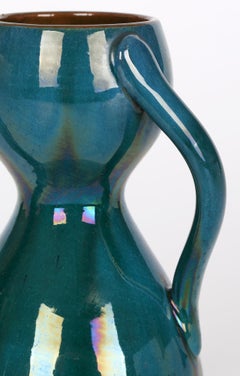 Arts and Crafts-Keramikvase mit drei Henkeln, Linthorpe zugeschrieben