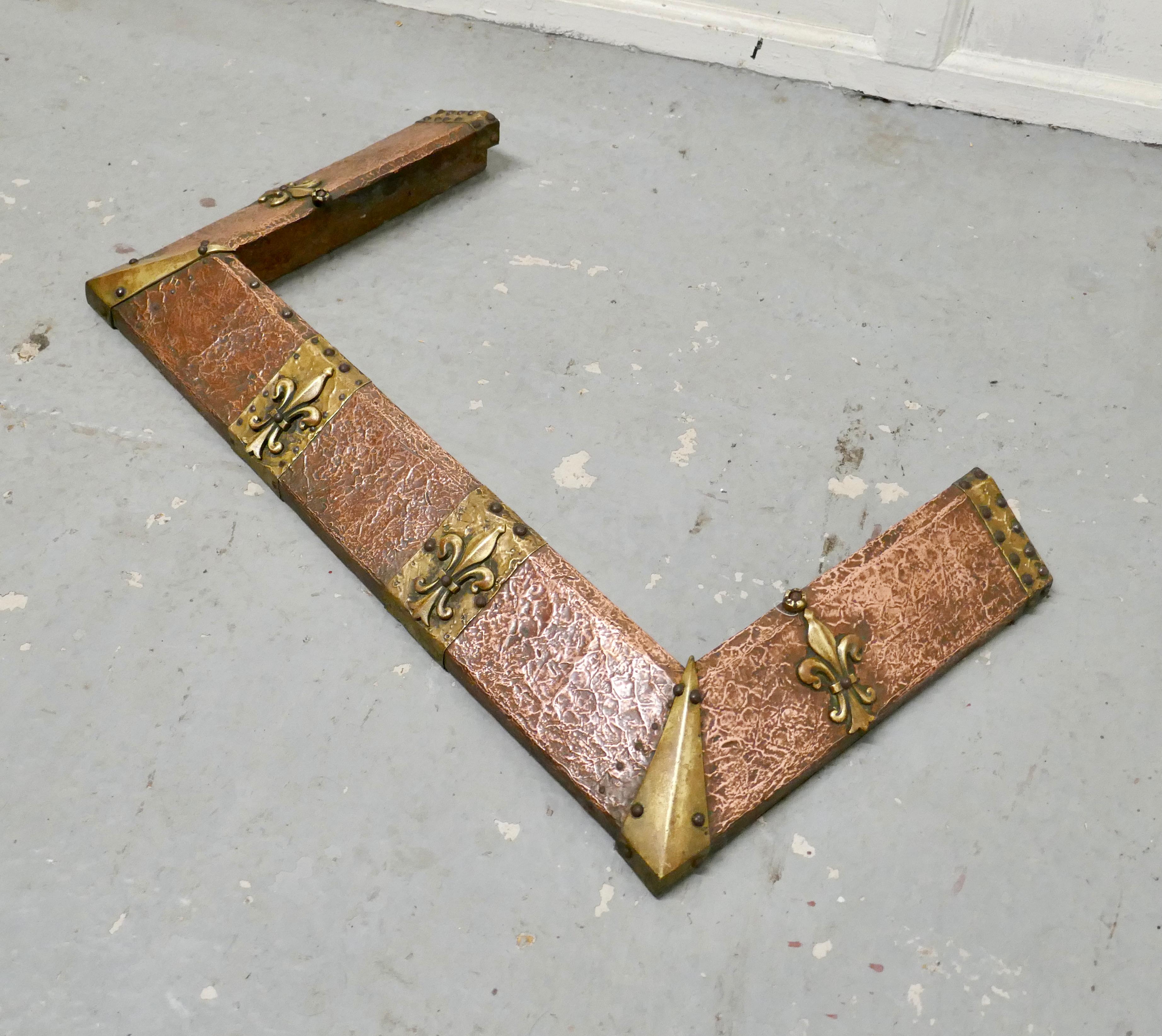 Arts and Crafts Arts & Crafts Victorian Brass and Copper Fender For Sale