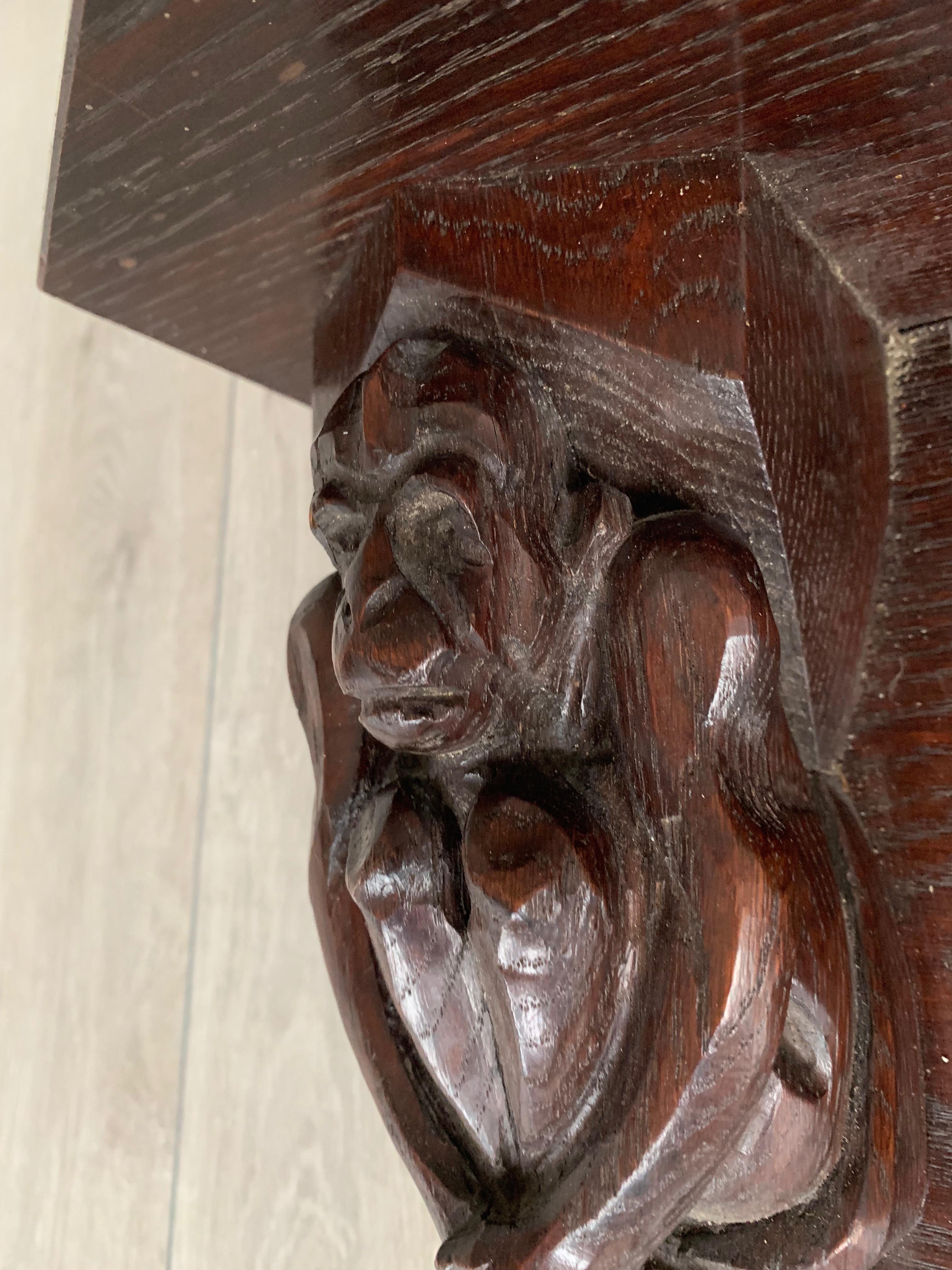 Appendiabiti da parete olandese Arts & Crafts w. Sculture di scimmie e uccelli stilizzati intagliati in vendita 5