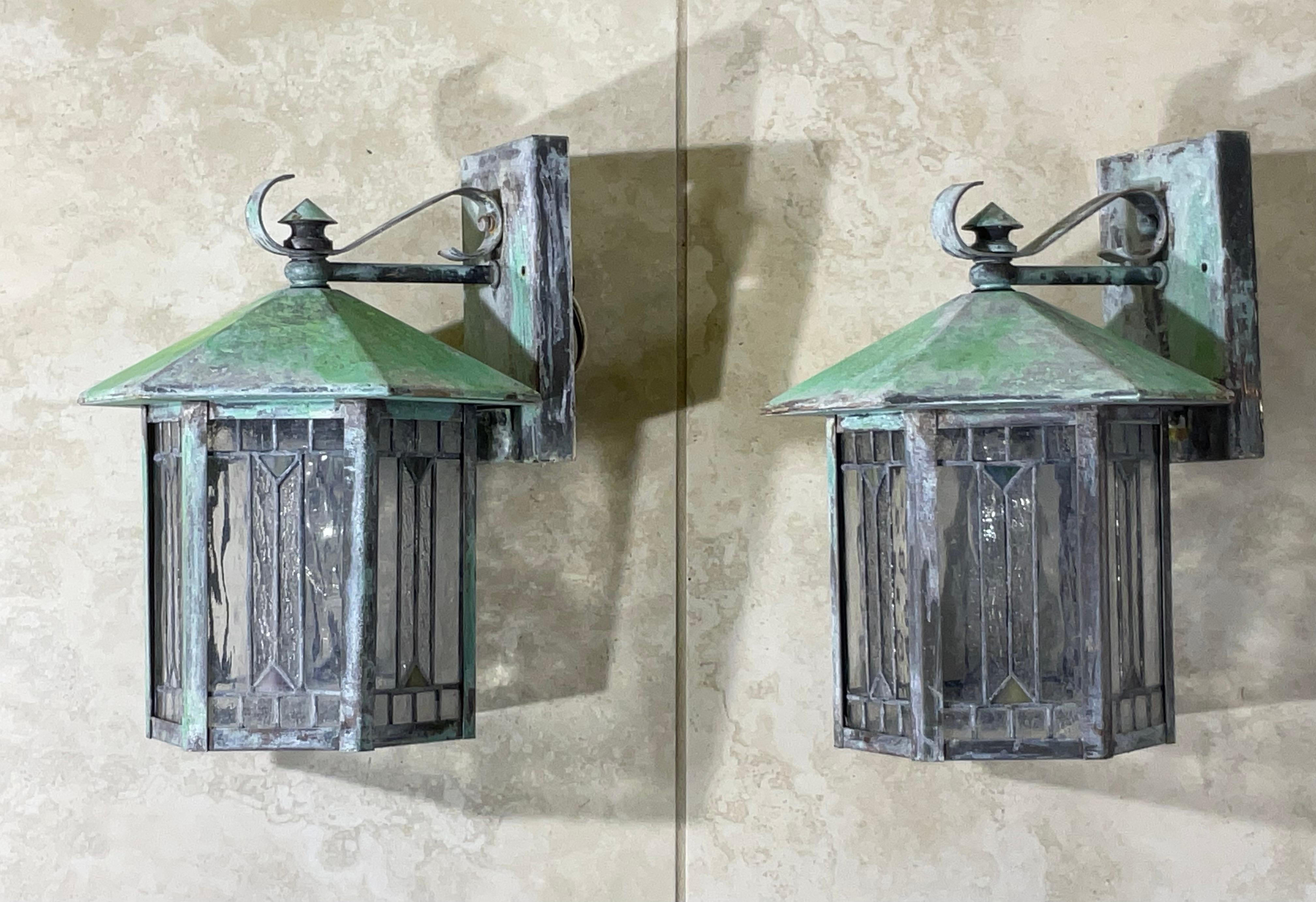 Arts and Crafts wall lantern /Sconces with Art Glass Shade For Sale 1