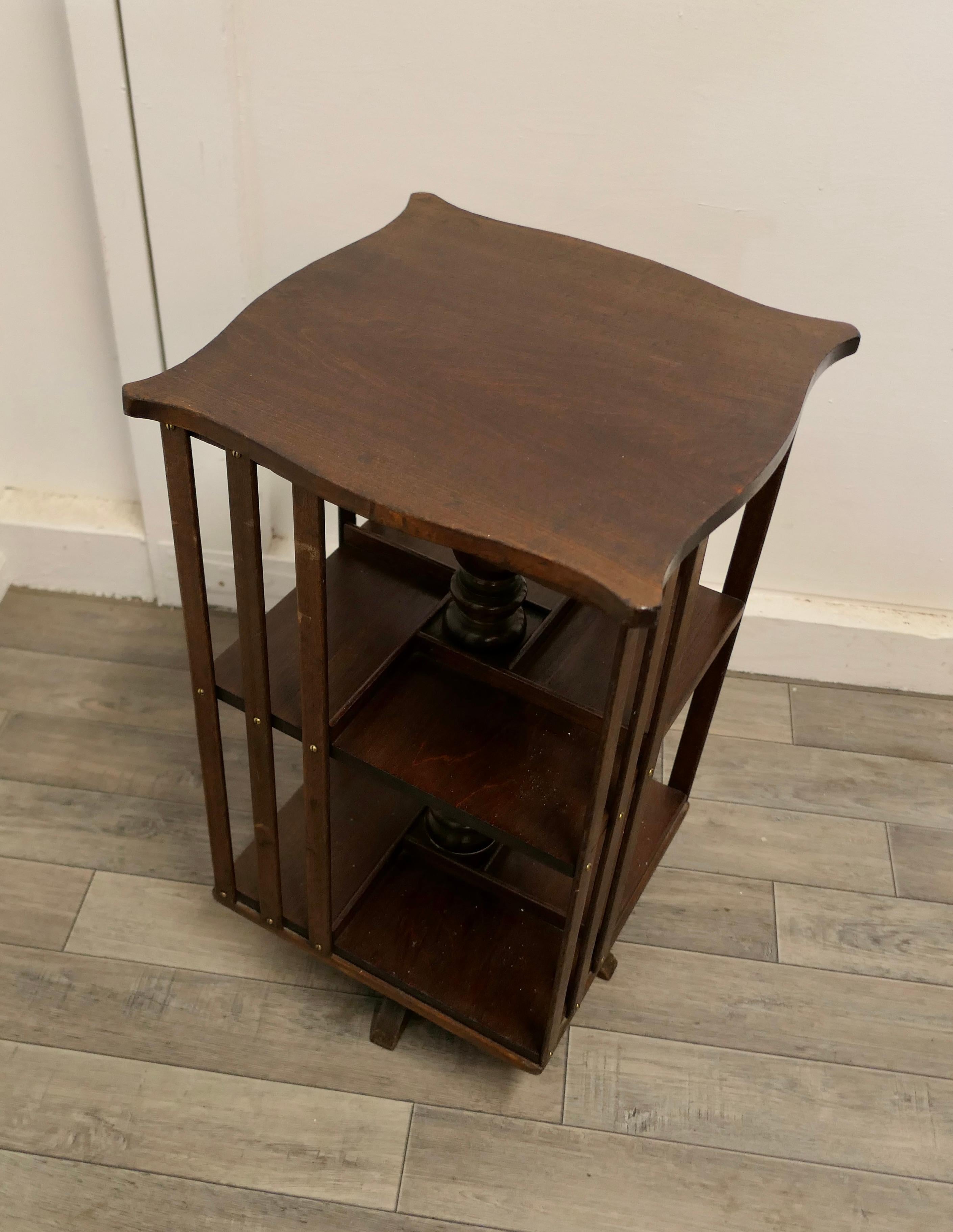 Arts and Crafts Walnut Lamp Table Bookcase In Good Condition In Godshill, Isle of Wight
