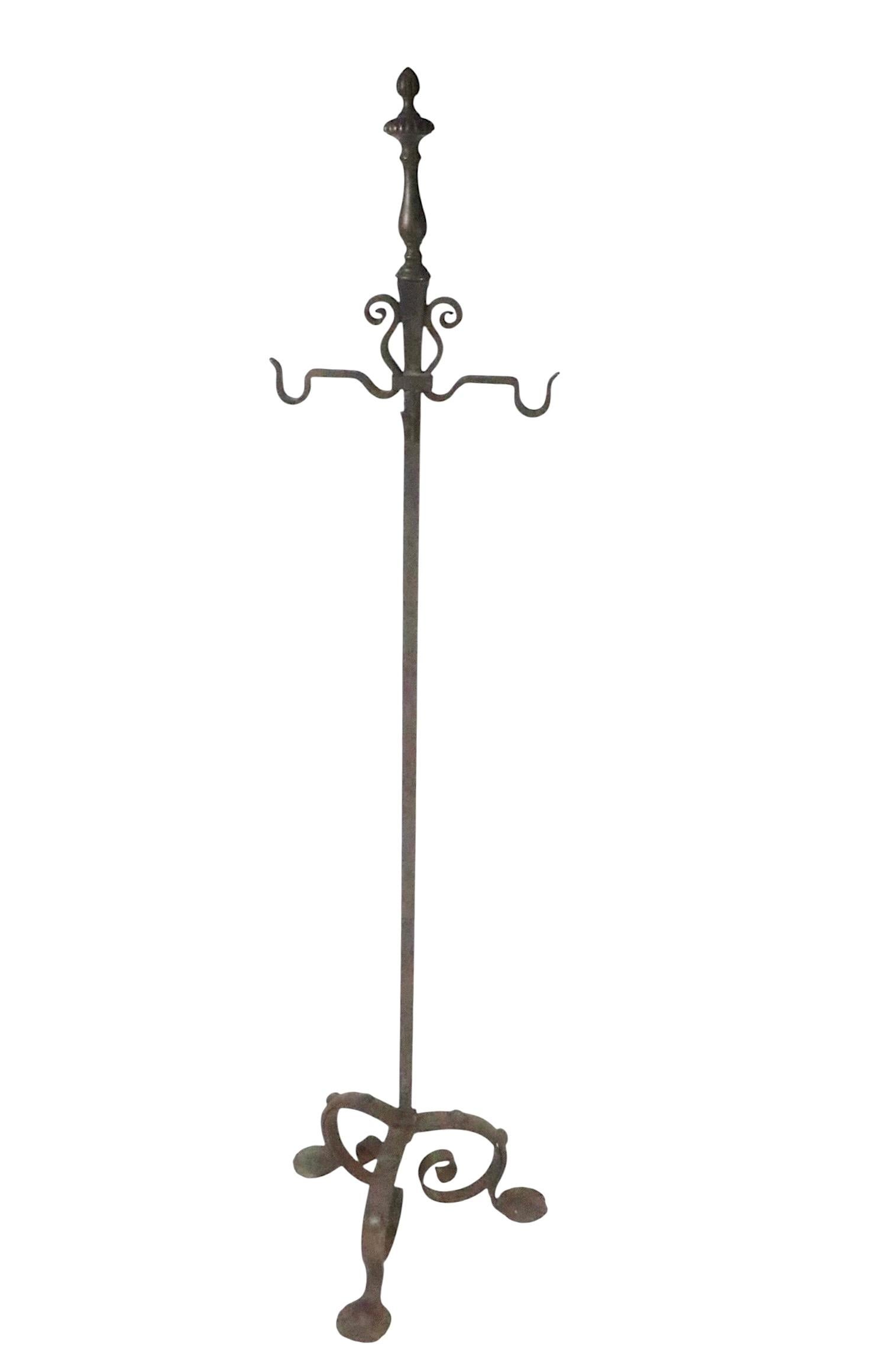 XX secolo Porta attrezzi per caminetto in ferro battuto e ottone di Arts and Crafts in vendita