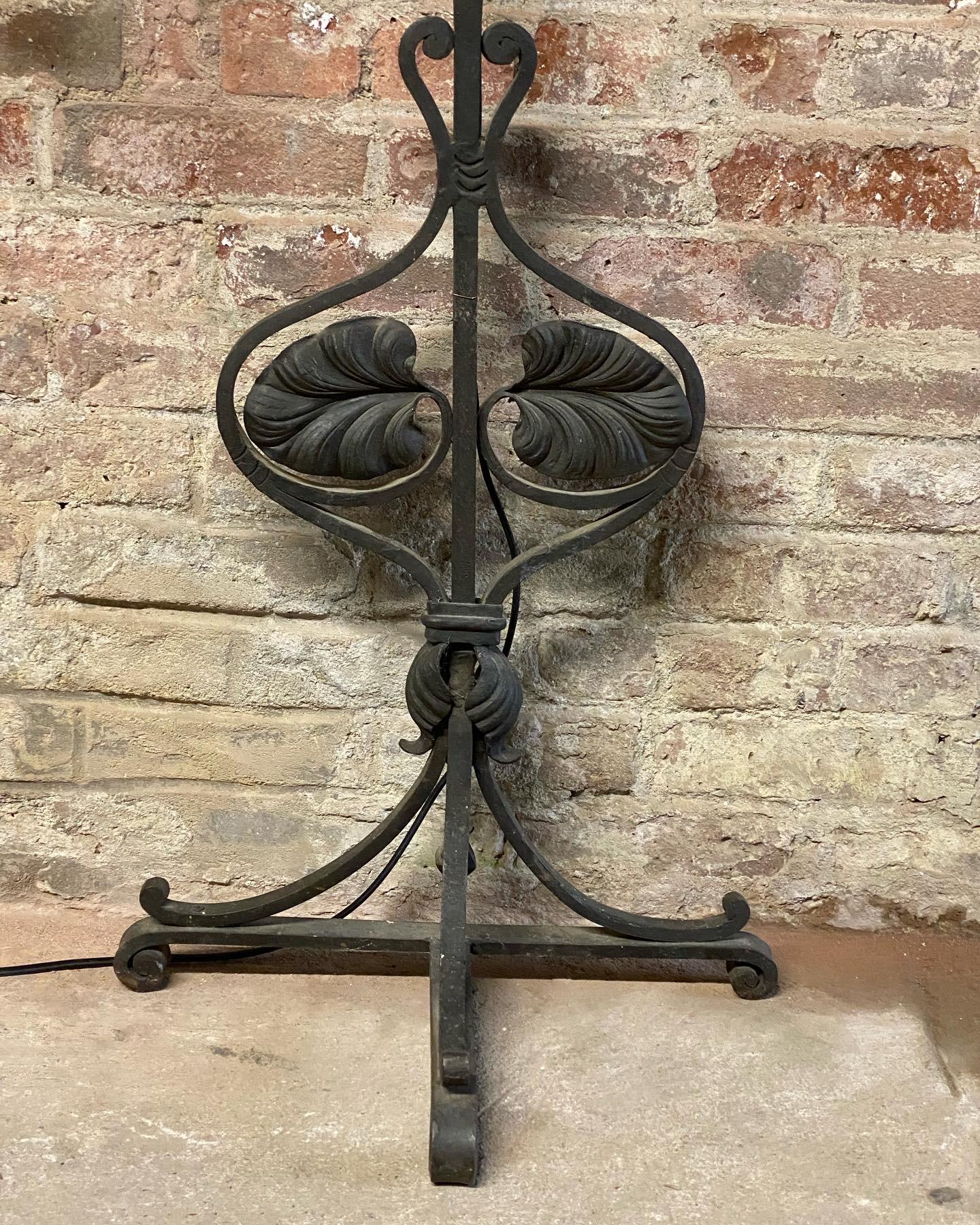 Arts & Crafts Wrought Iron and Mica Scroll and Poppy Floor Lamp 10