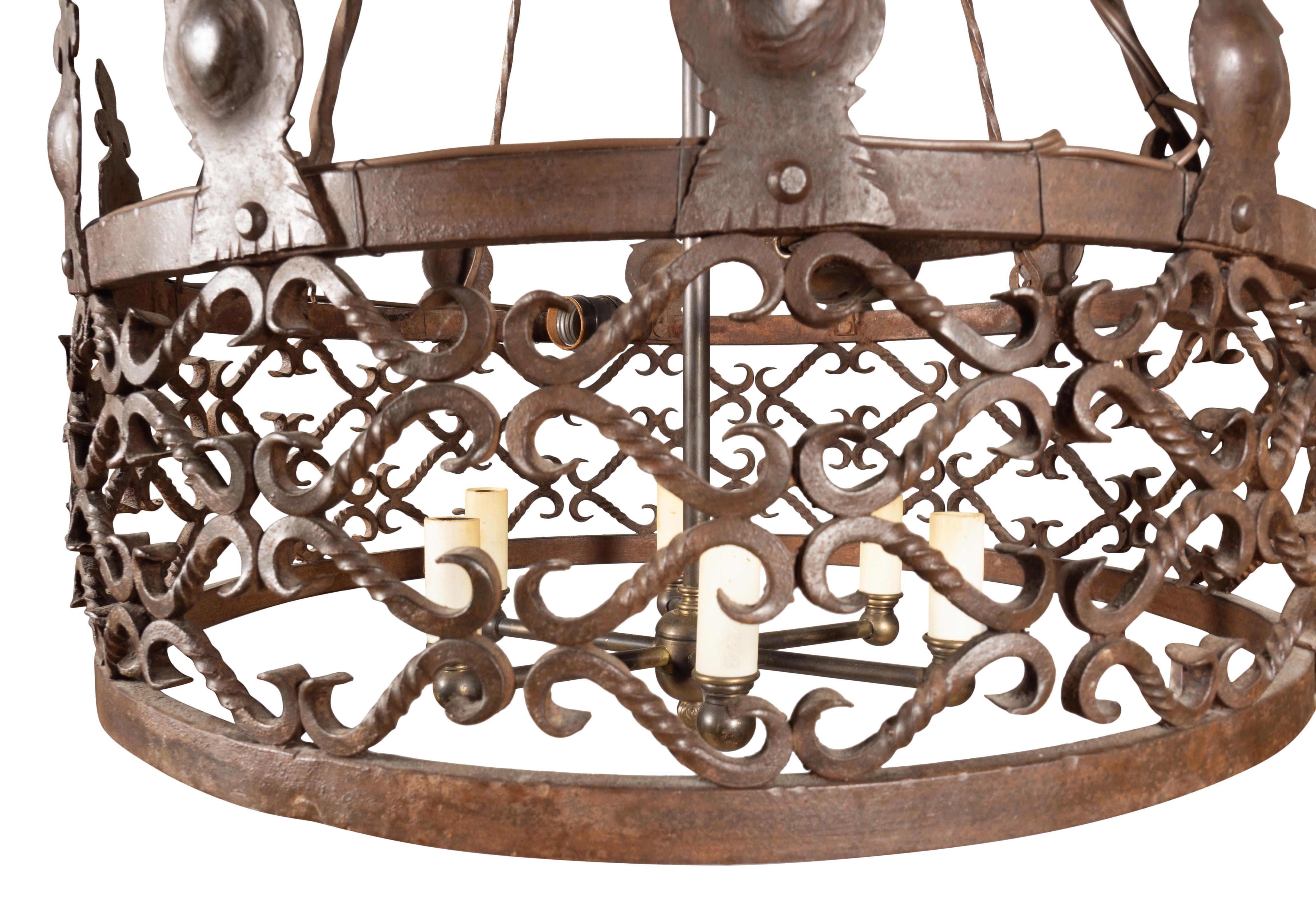 Arts and Crafts-Kronleuchter aus Schmiedeeisen im Zustand „Gut“ im Angebot in Essex, MA