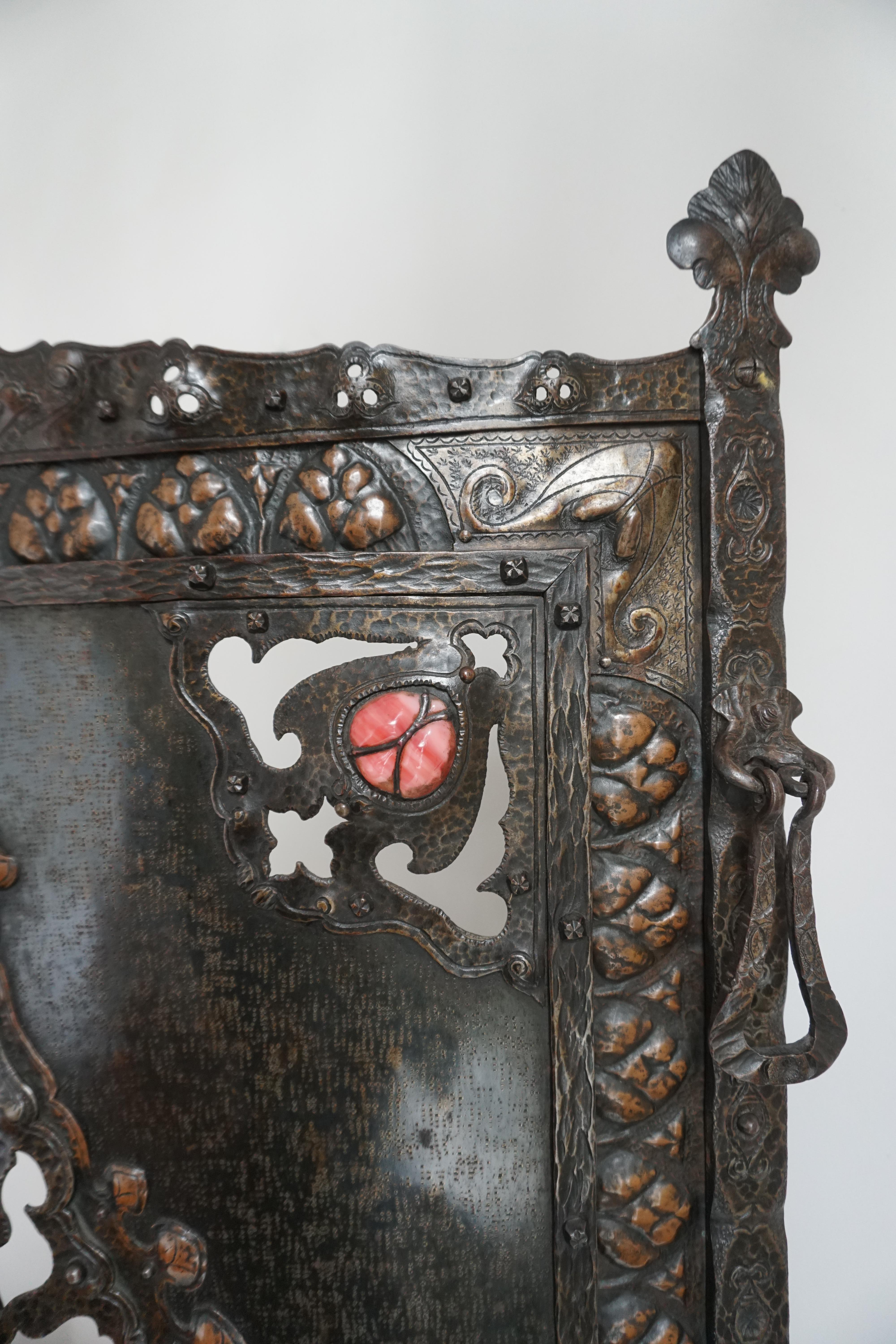 Écran de cheminée en fer forgé Arts and Crafts en vente 13