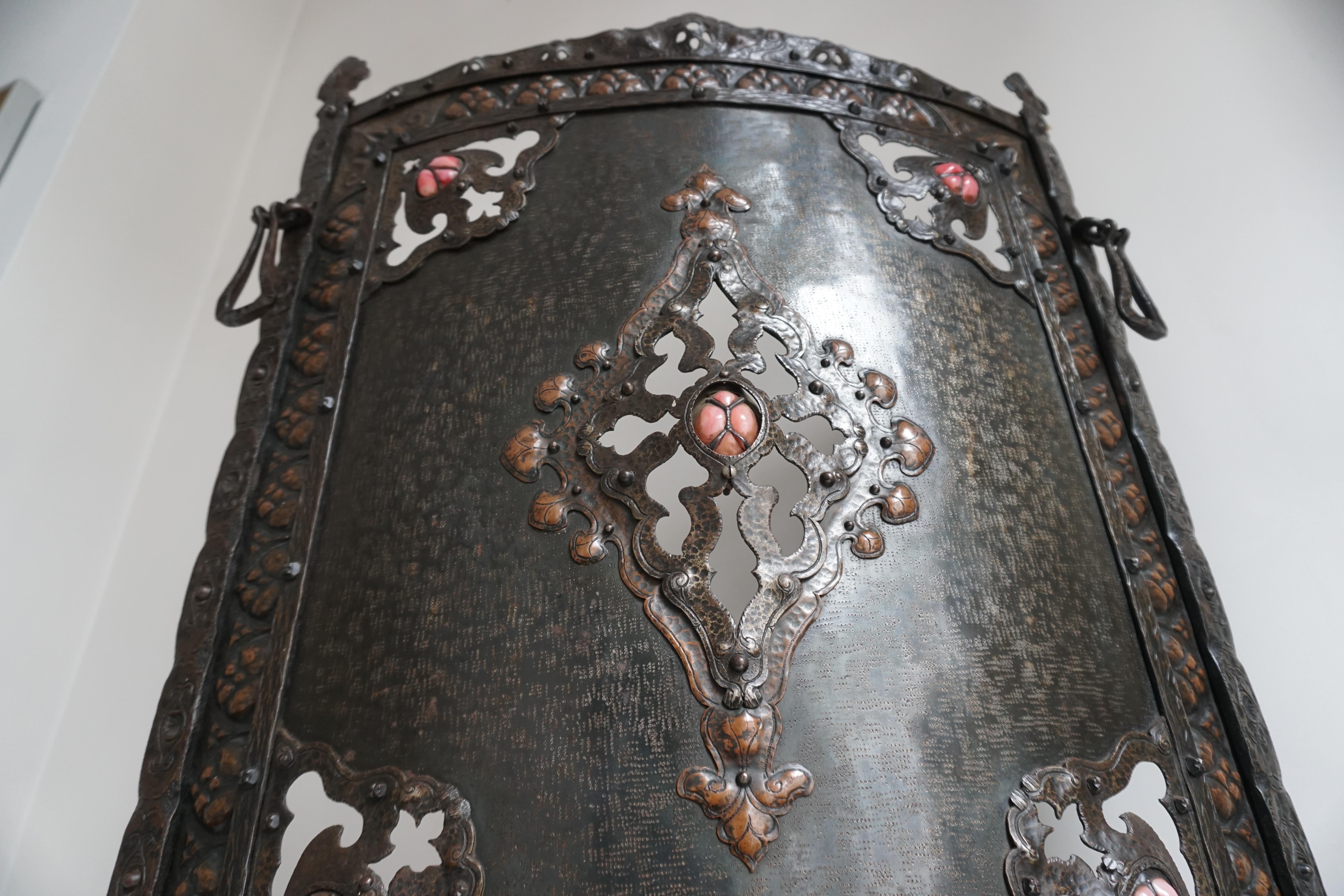 Écran de cheminée en fer forgé Arts and Crafts en vente 2
