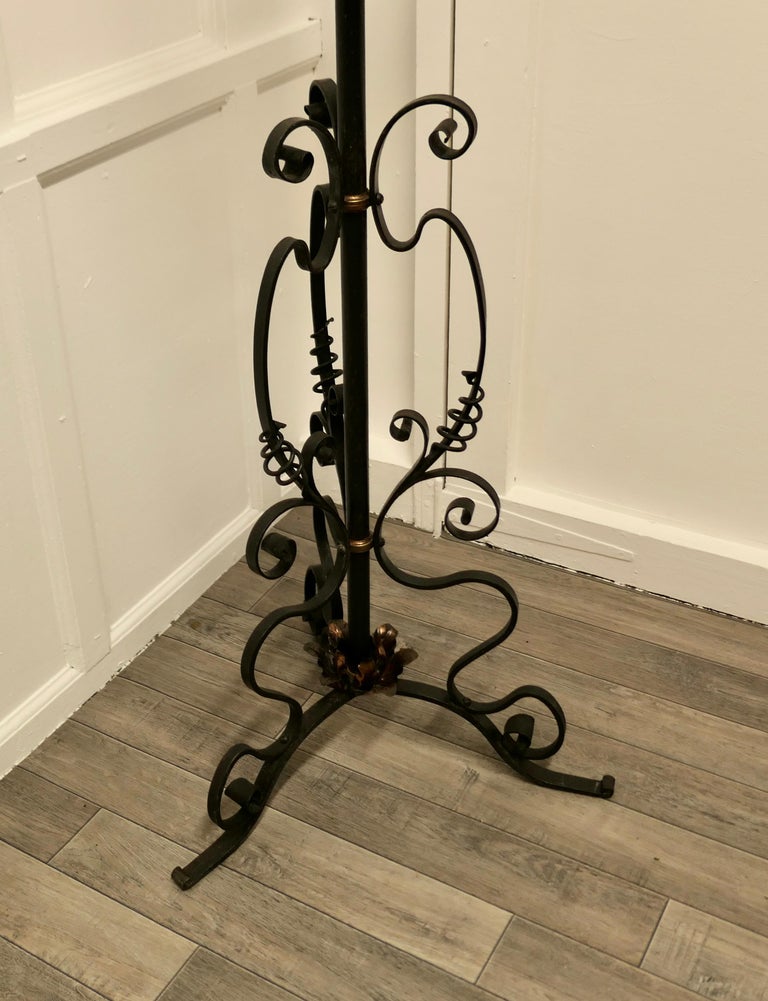 Arts and Crafts Wrought Iron Floor Standing Oil Lamp In Good Condition For Sale In Chillerton, Isle of Wight