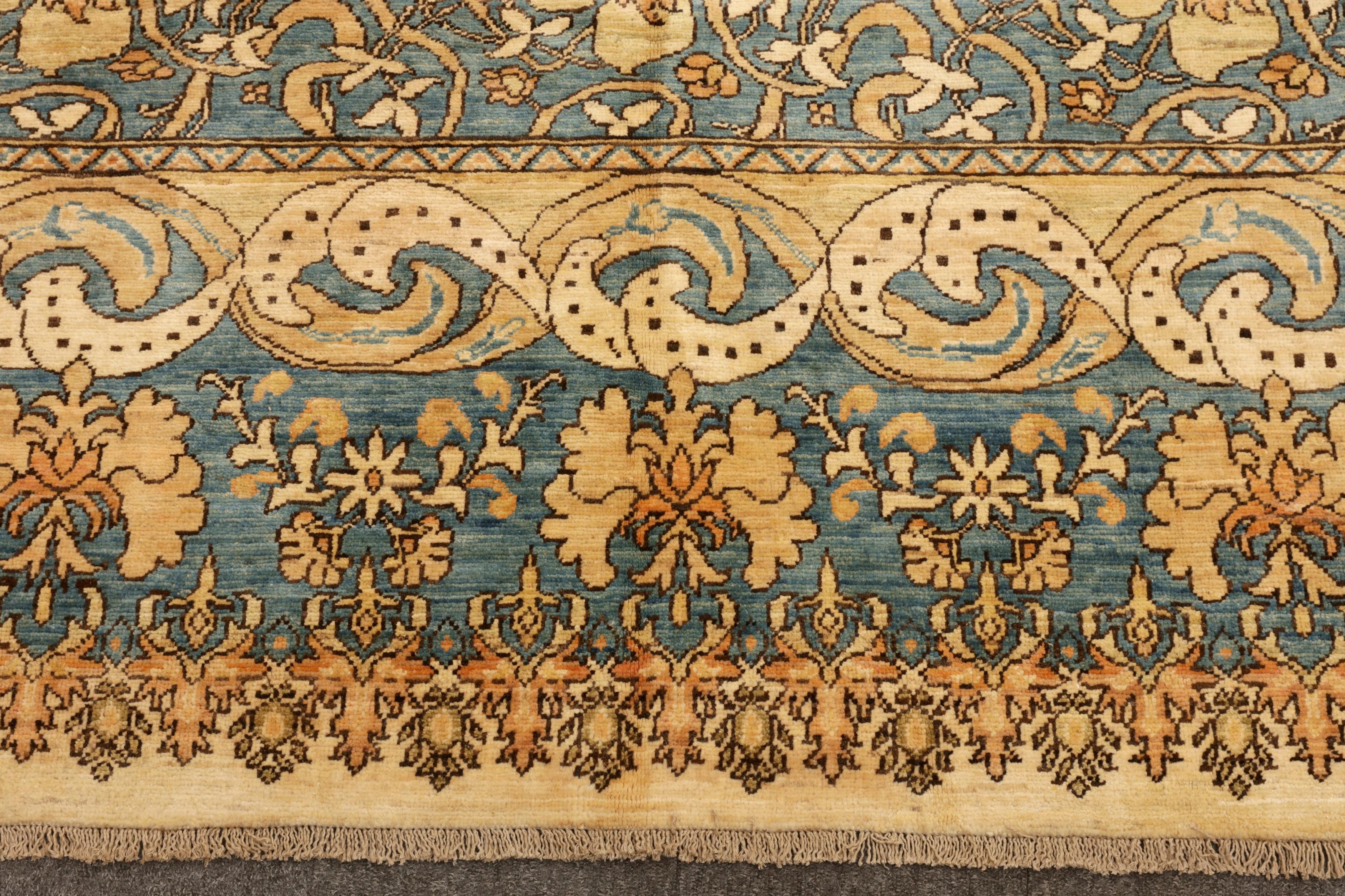 Noué à la main Tapis Arts & Craft bleu clair et beige en vente