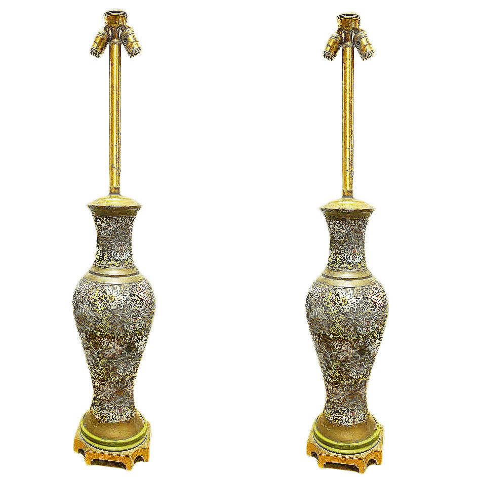 Chinois Paire de lampes-vases en bronze cloisonné et émail de Mimi Lamps (Arts & Craft) en vente