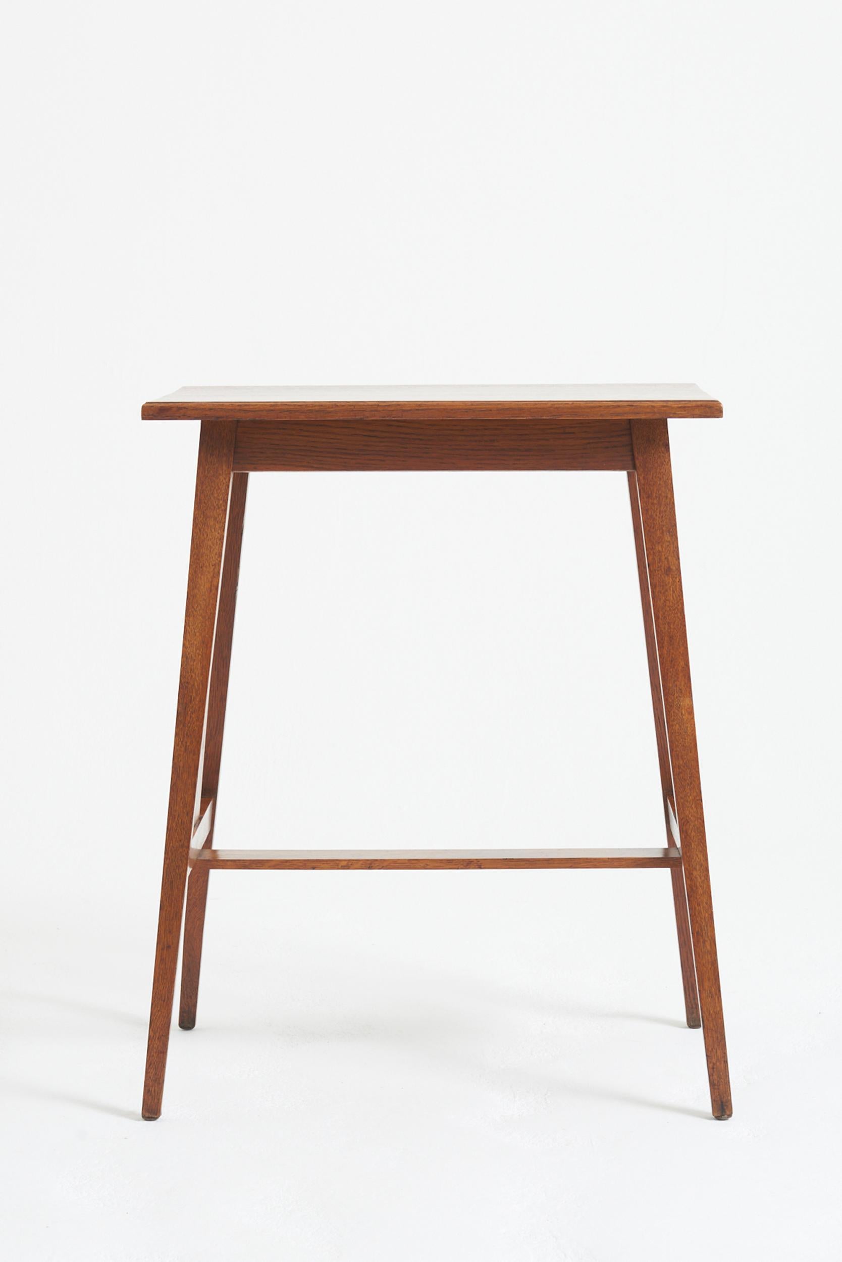 Anglais Table d'appoint Arts & Craft en vente