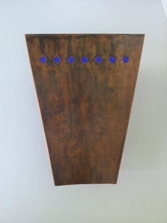 Aplique moderno estilo Arts & Craft de cobre y cristal azul cobalto años 50