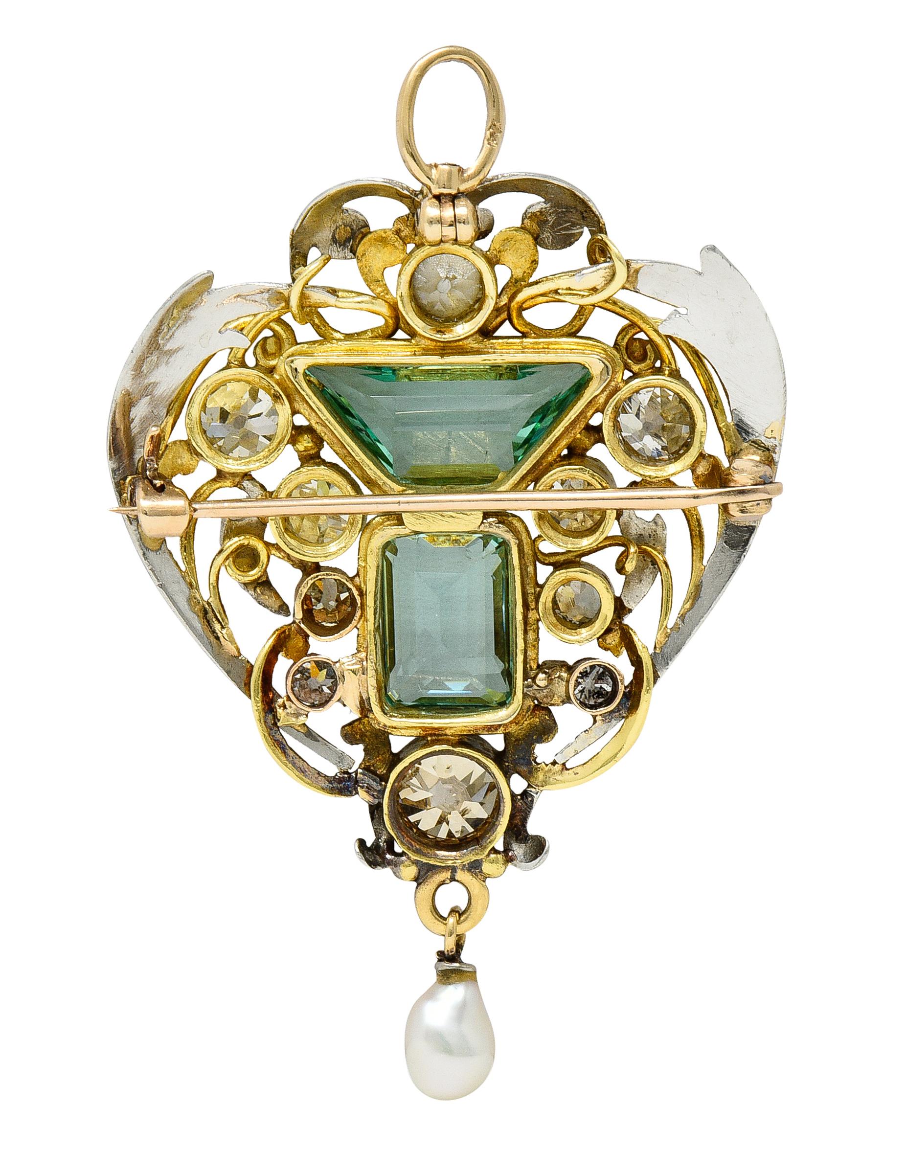 Taille émeraude Broche en platine 18 carats avec diamants, émeraudes et perles, sans huile, 8,80 carats, style Arts & Crafts en vente