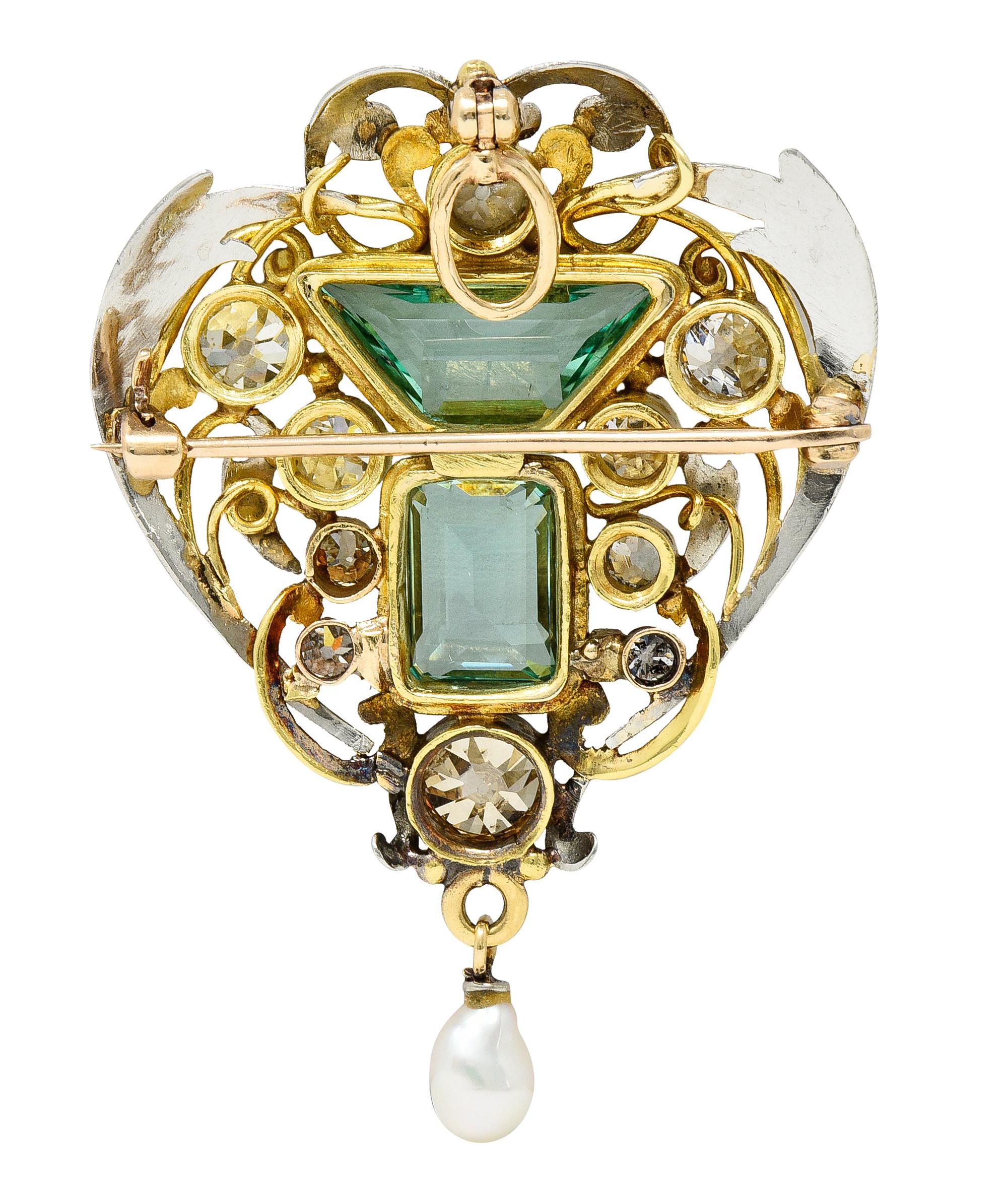 Arts & Crafts 8,80 Karat No Oil Smaragd Diamant Perle Platin 18 Karat Brosche im Zustand „Hervorragend“ im Angebot in Philadelphia, PA