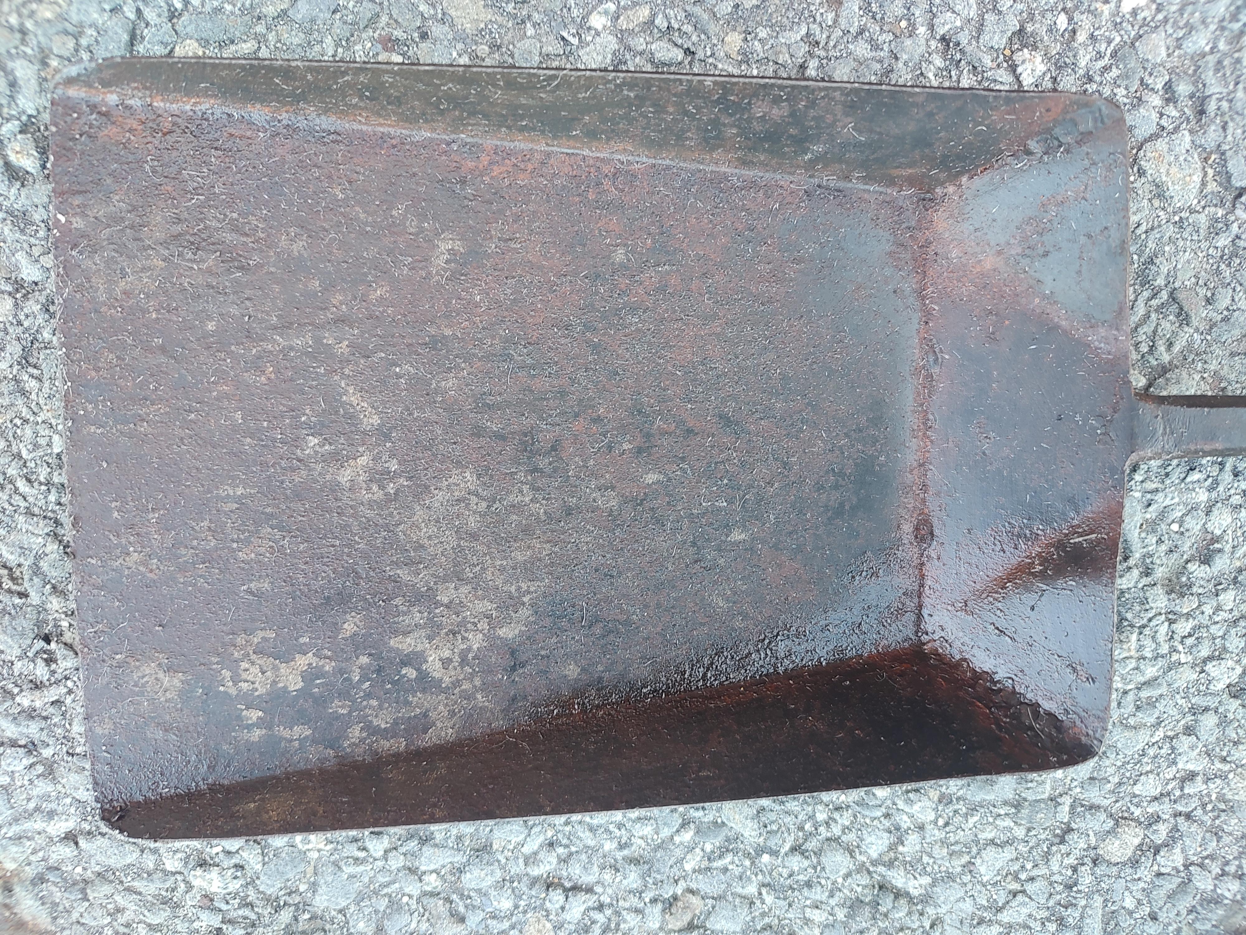Kunst & Handwerk  Adirondack handgehämmertes Set aus Eisen-Kaminbesteck, 5 Teile im Angebot 3
