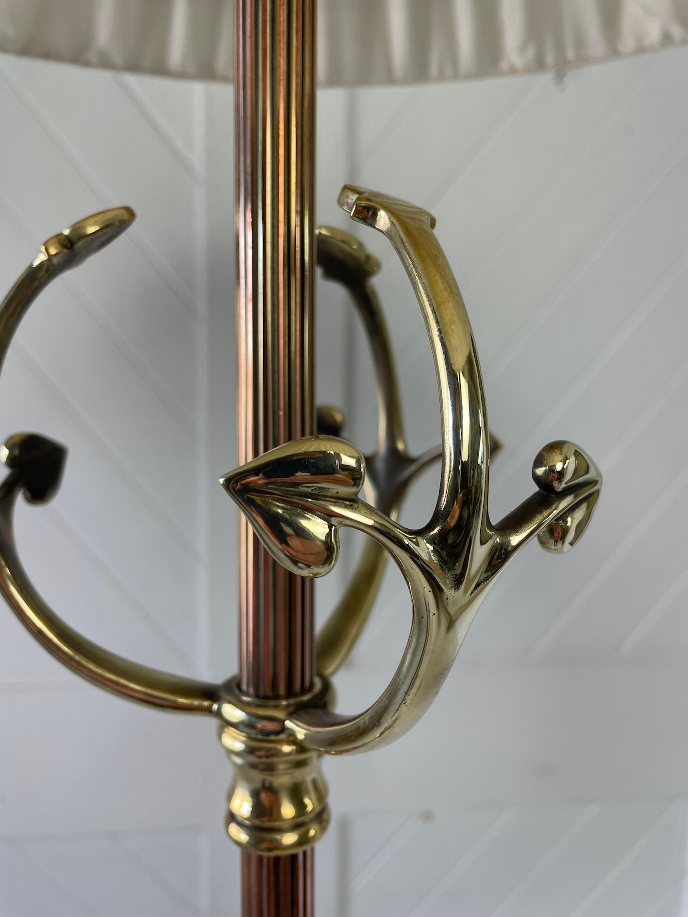 Verstellbare Standardlampe im Arts and Crafts-Stil von WAS Benson im Zustand „Gut“ im Angebot in Petworth, GB
