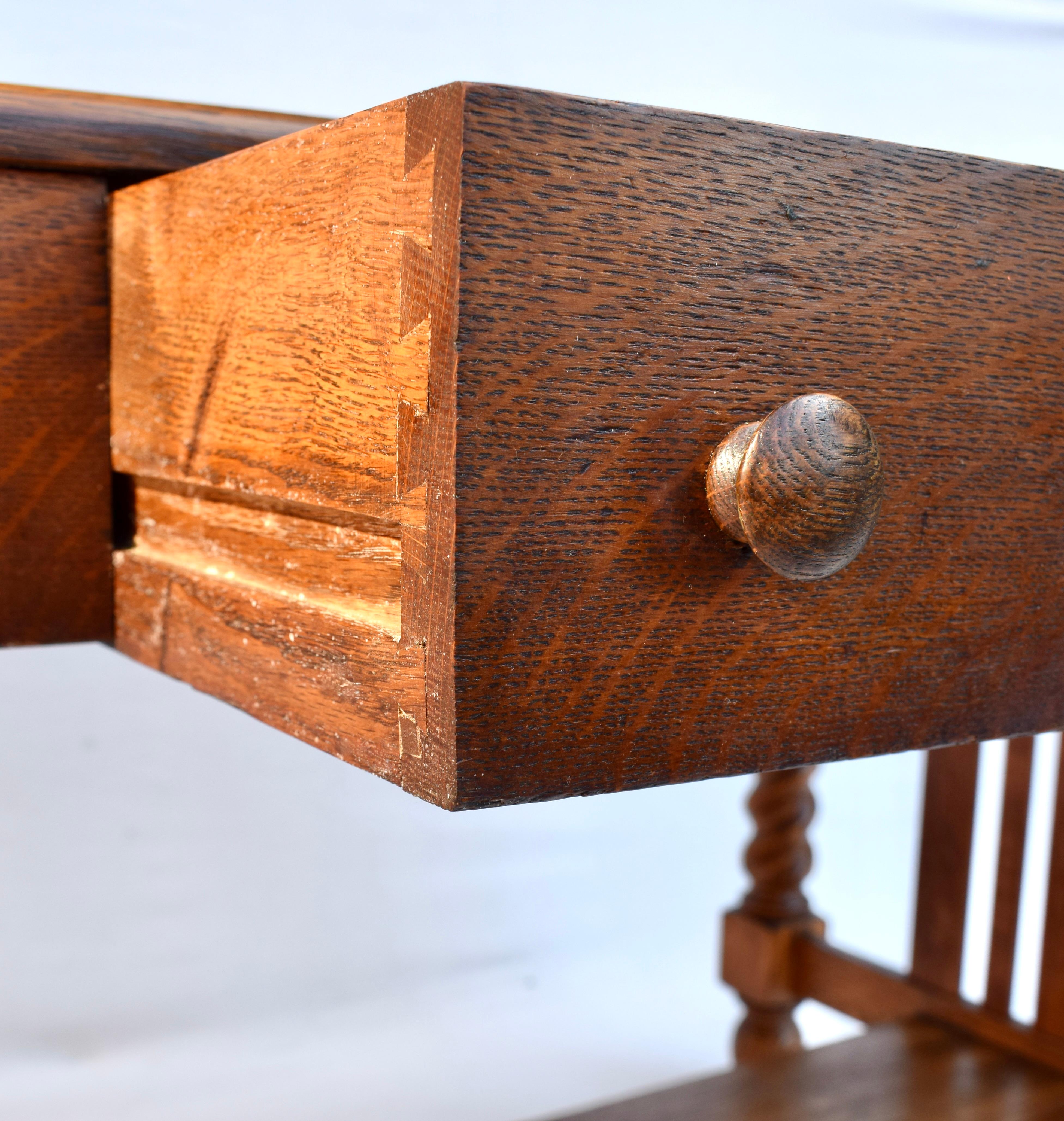 Arts & Crafts American Oak Bibliothek Tisch Schreibtisch mit Gerste Twist Beine im Angebot 4