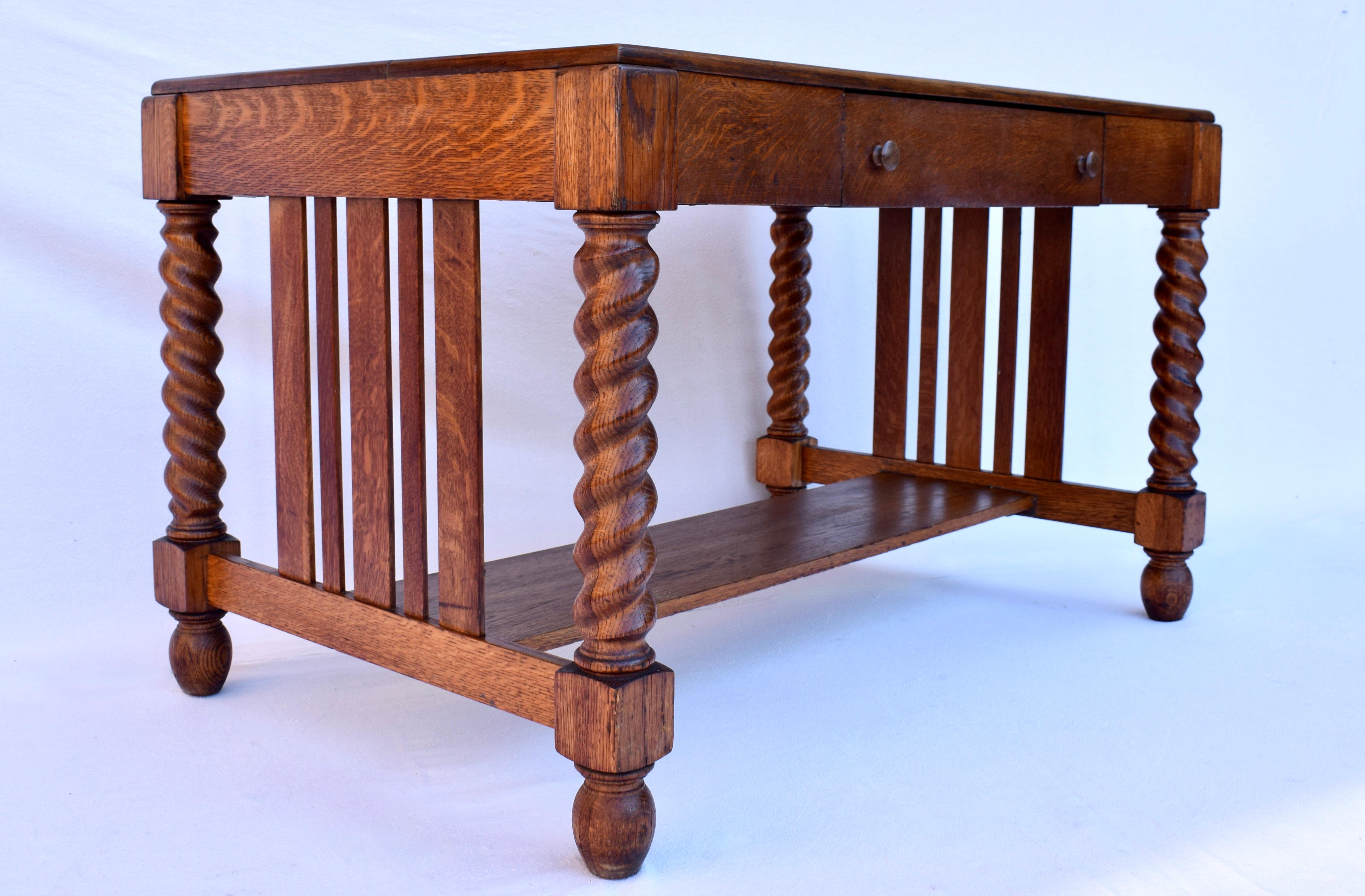 Arts & Crafts American Oak Library Table Desk With Barley Twist Legs In Good Condition For Sale In Southampton, NJ