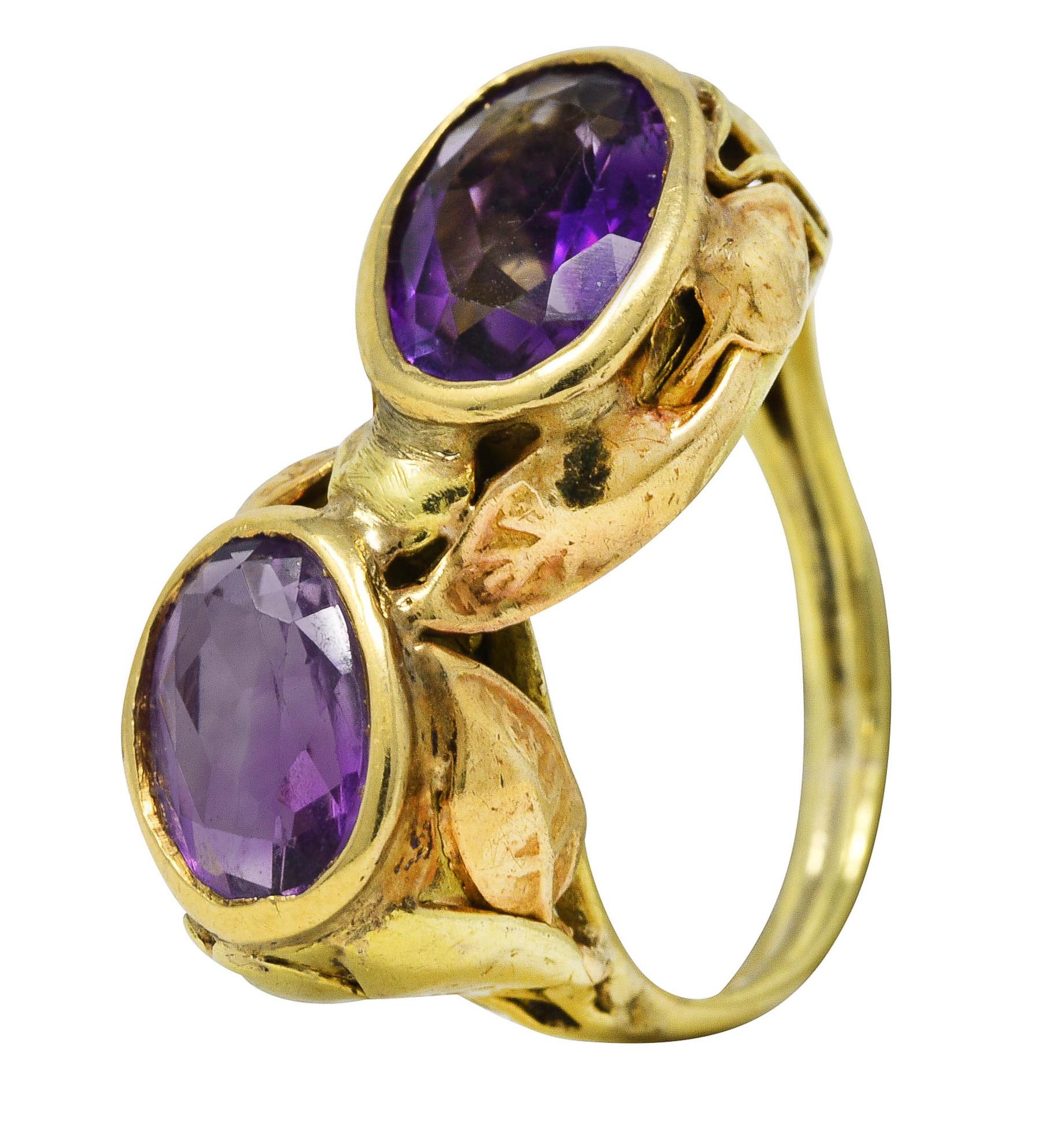 Women's or Men's Arts & Crafts Amethyst 14 Karat Two-Tone Gold Foliate Antique Ring For Sale