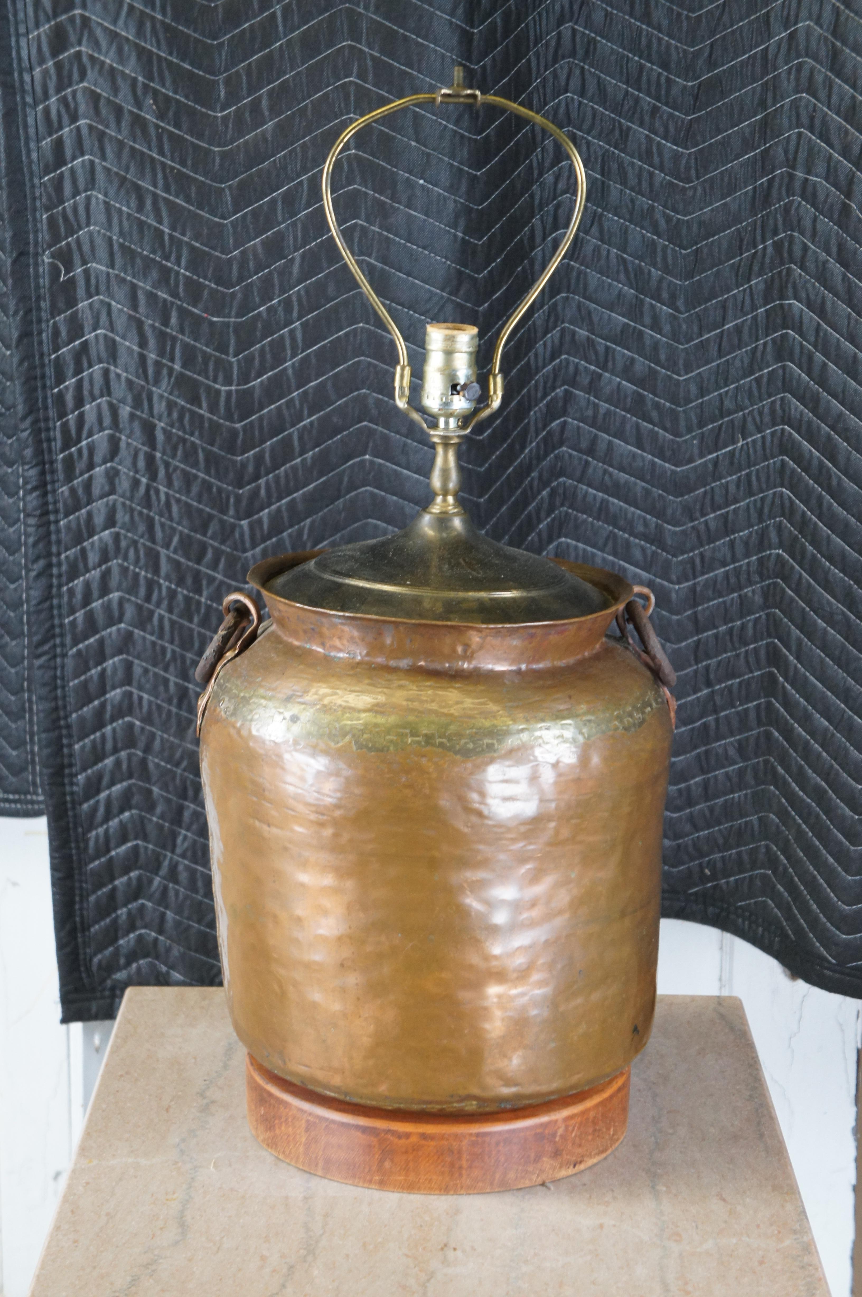 Arts & Crafts Antique 19th Century Dovetailed Copper Converted Table Lamp Pot In Good Condition For Sale In Dayton, OH