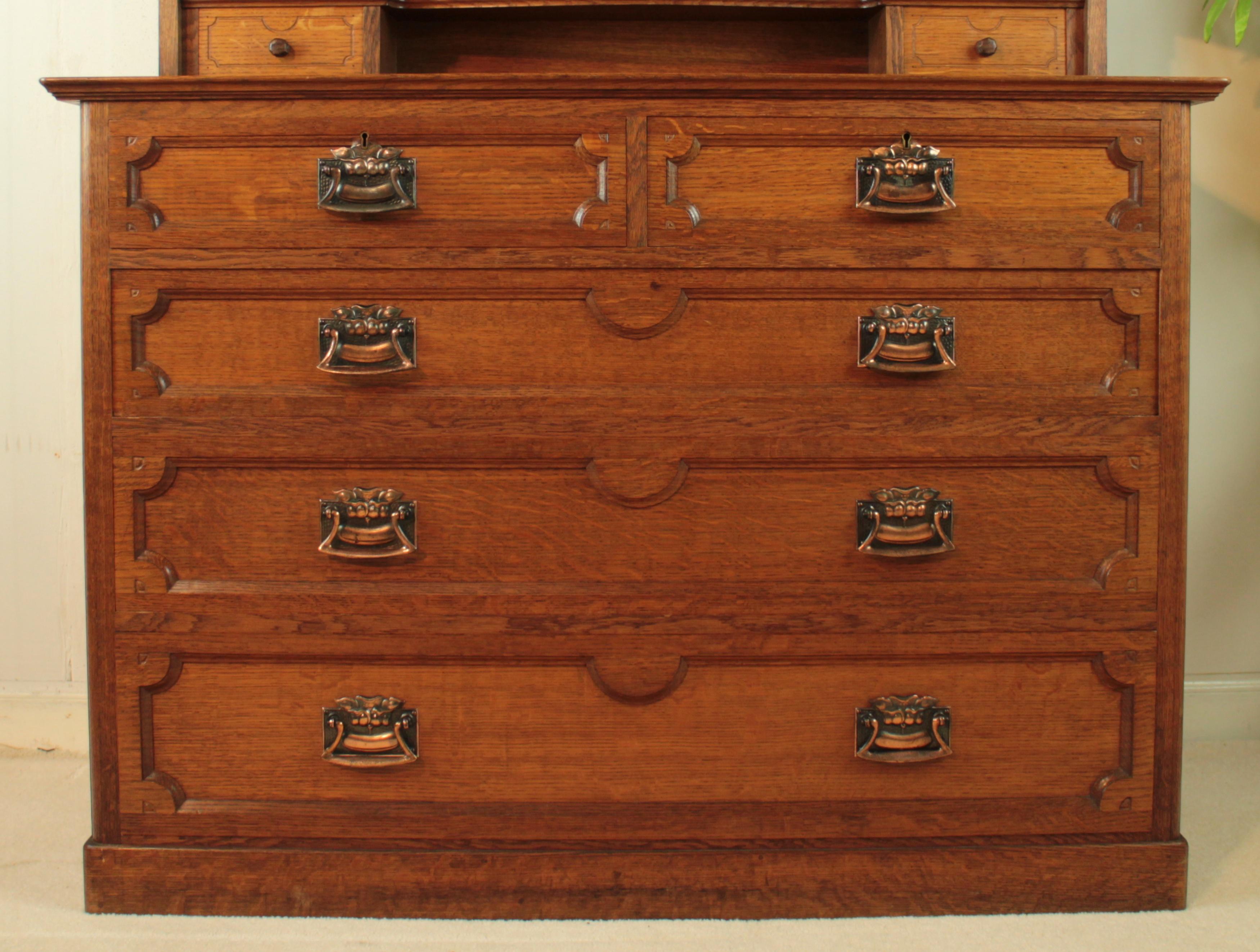 Arts & Crafts Antique English Oak Bedroom Suite, Attributed to Maple & Co 3