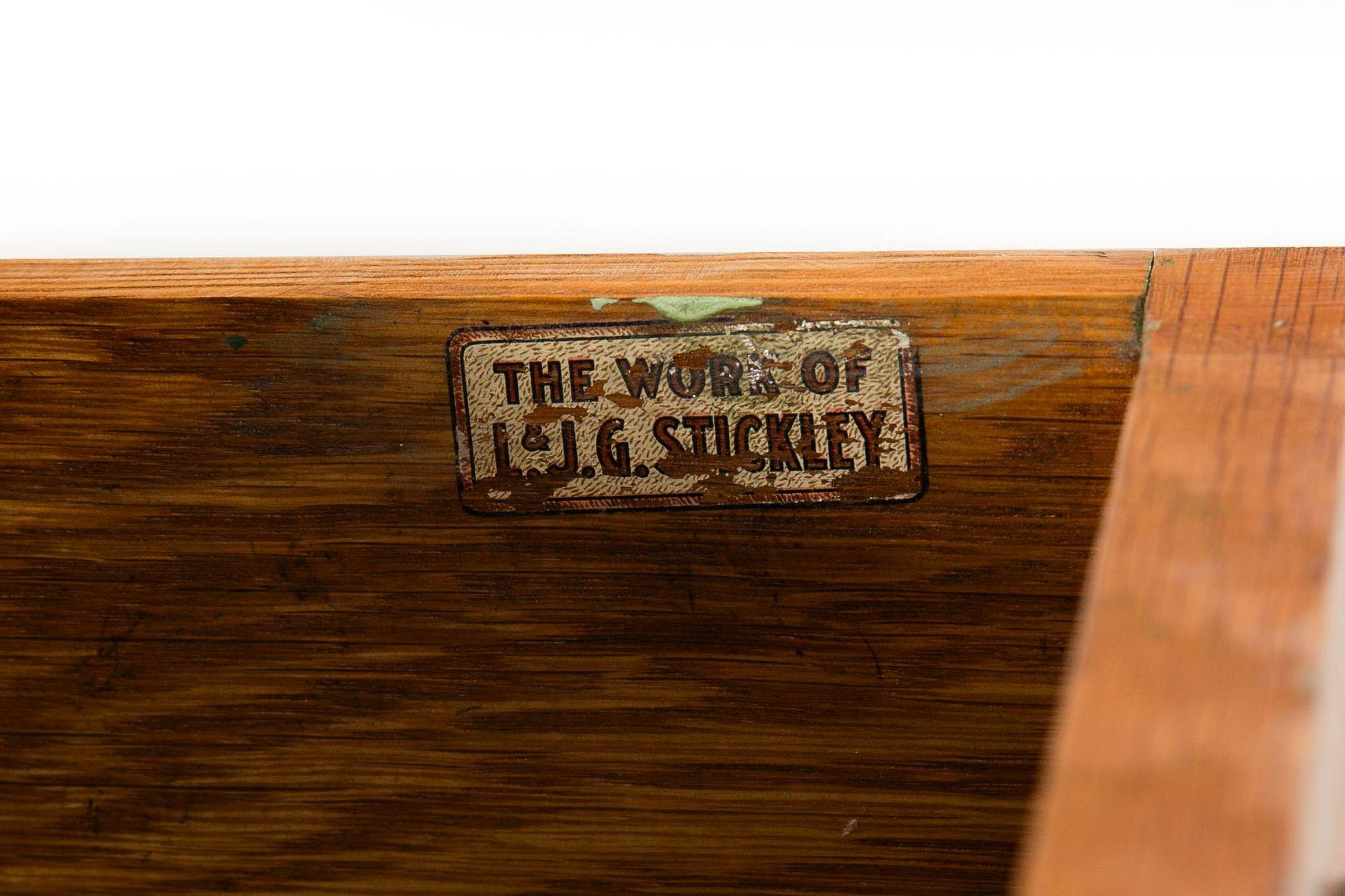 Arts & Crafts Antique L. & J.G. Stickley Oak Library Table no. 531 For Sale 6