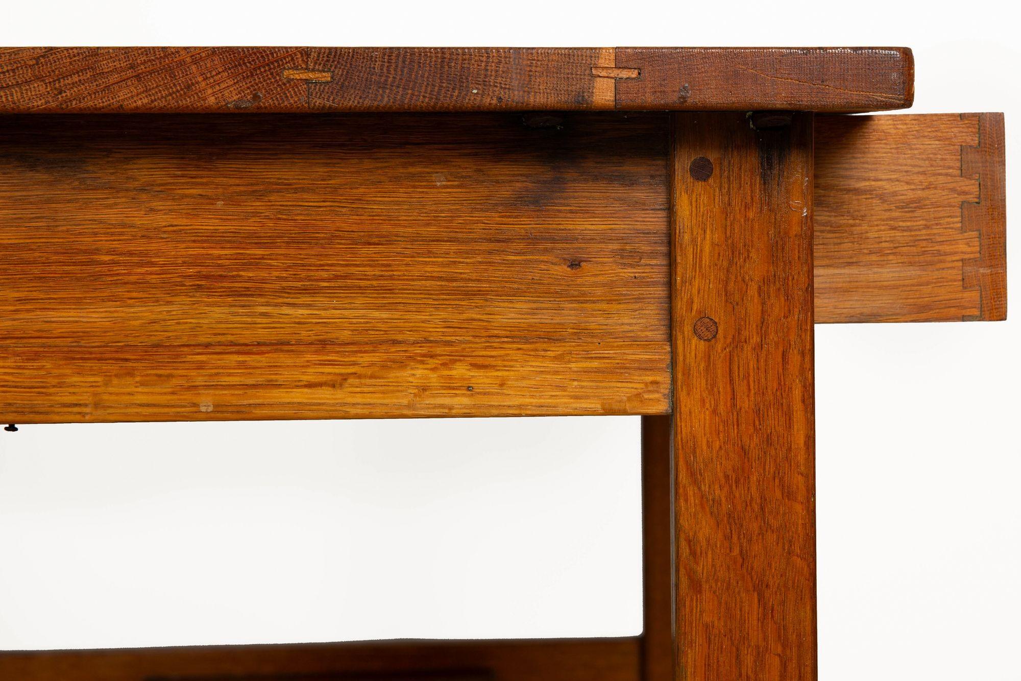 Arts & Crafts Antique L. & J.G. Stickley Oak Library Table no. 531 For Sale 9