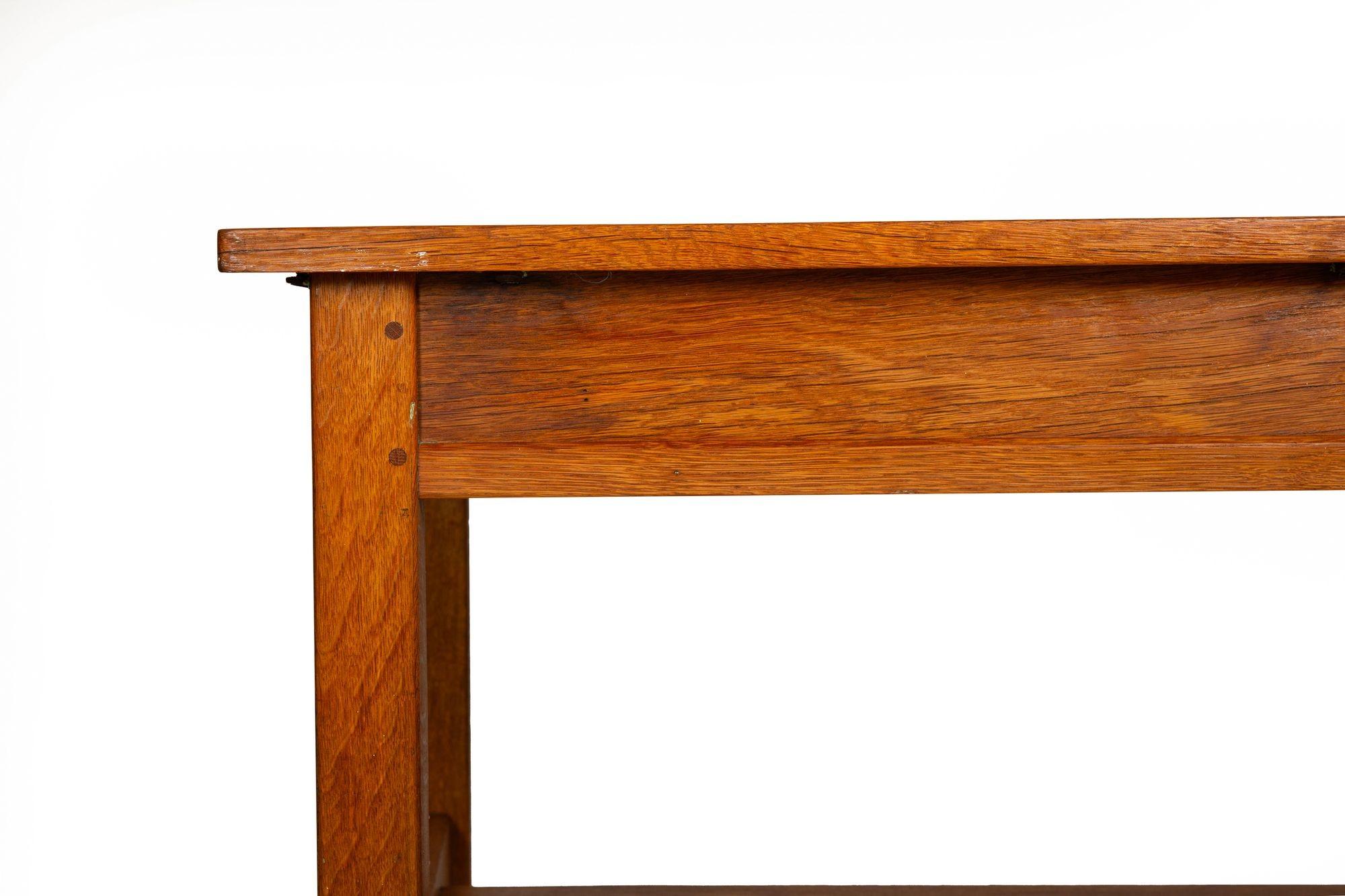 Arts & Crafts Antique L. & J.G. Stickley Oak Library Table no. 531 For Sale 12