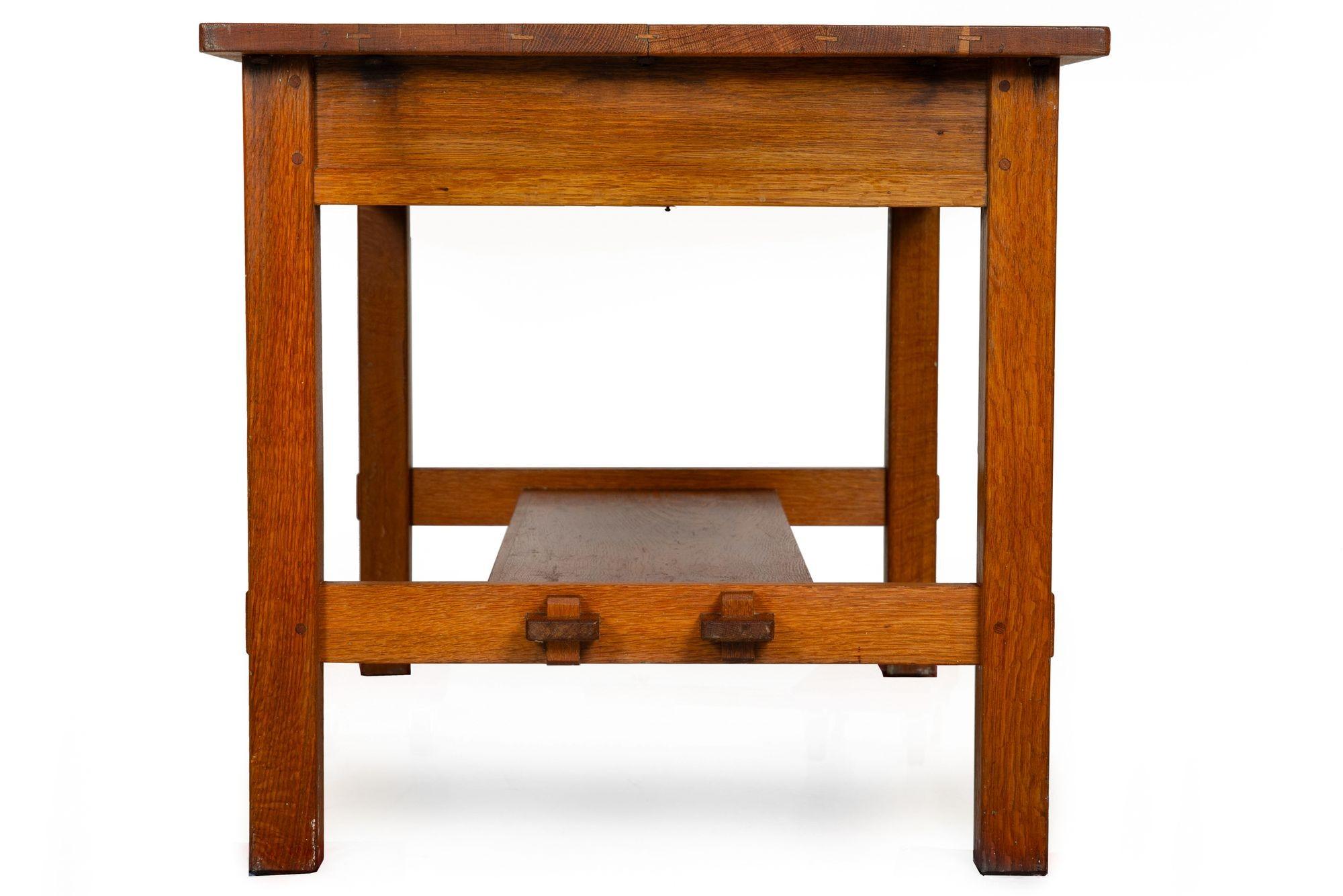 American Arts & Crafts Antique L. & J.G. Stickley Oak Library Table no. 531 For Sale