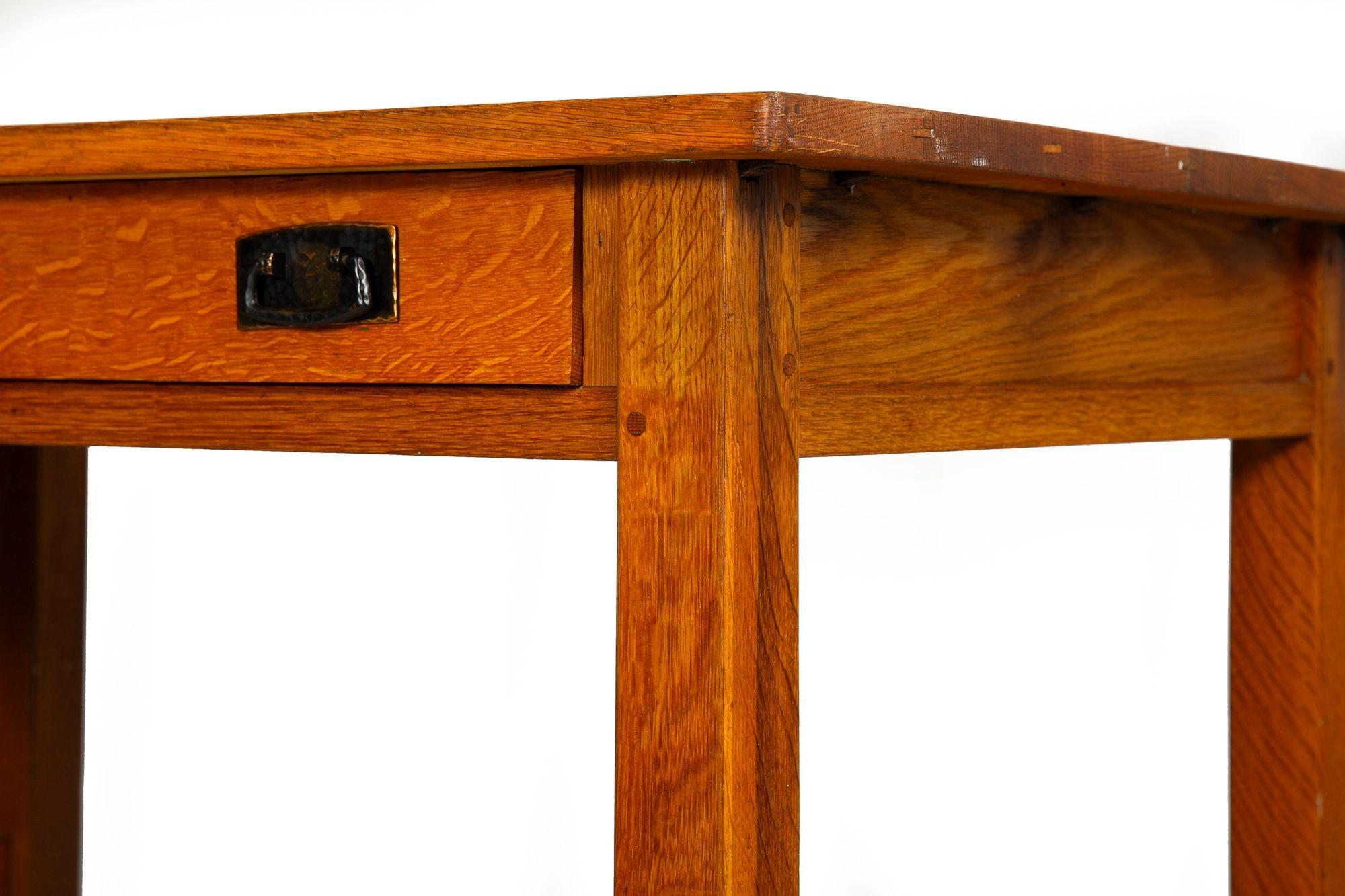 Arts & Crafts Antique L. & J.G. Stickley Oak Library Table no. 531 For Sale 4