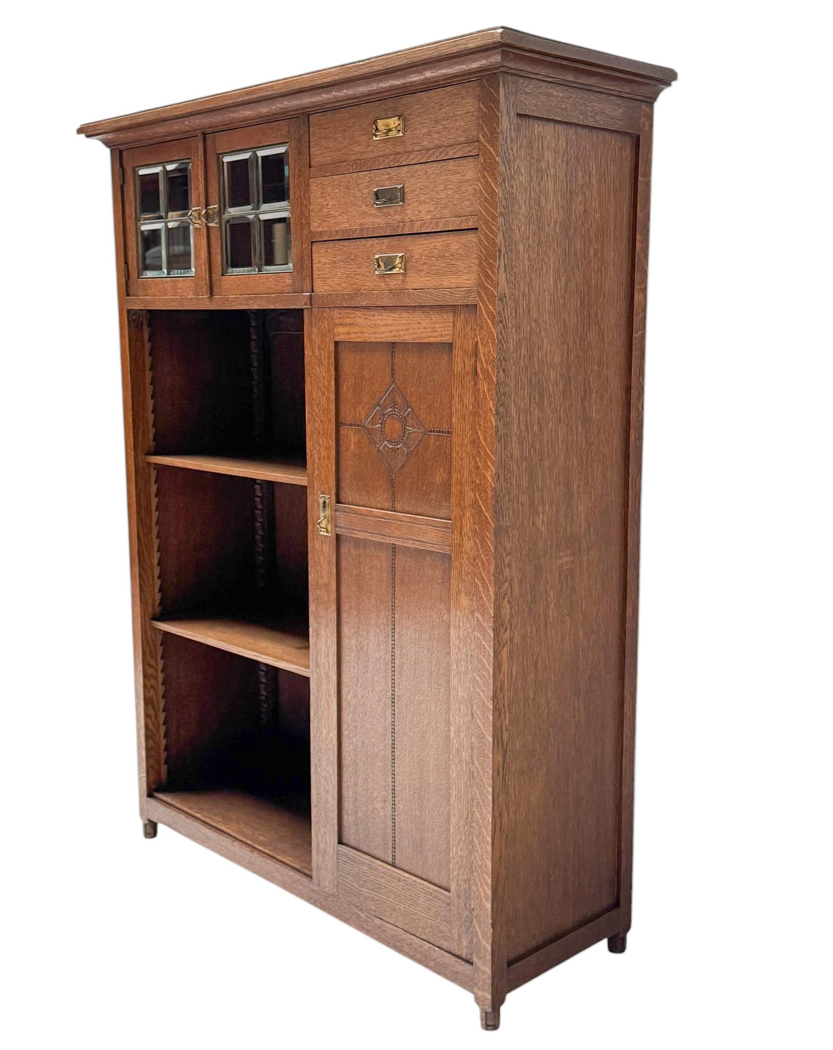 Dutch Arts & Crafts Art Nouveau Bookcase Onder den Sint Maarten Style, 1900s