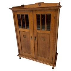 Arts 
Crafts Art Nouveau Bookcase with Beveled Glass, 1900s