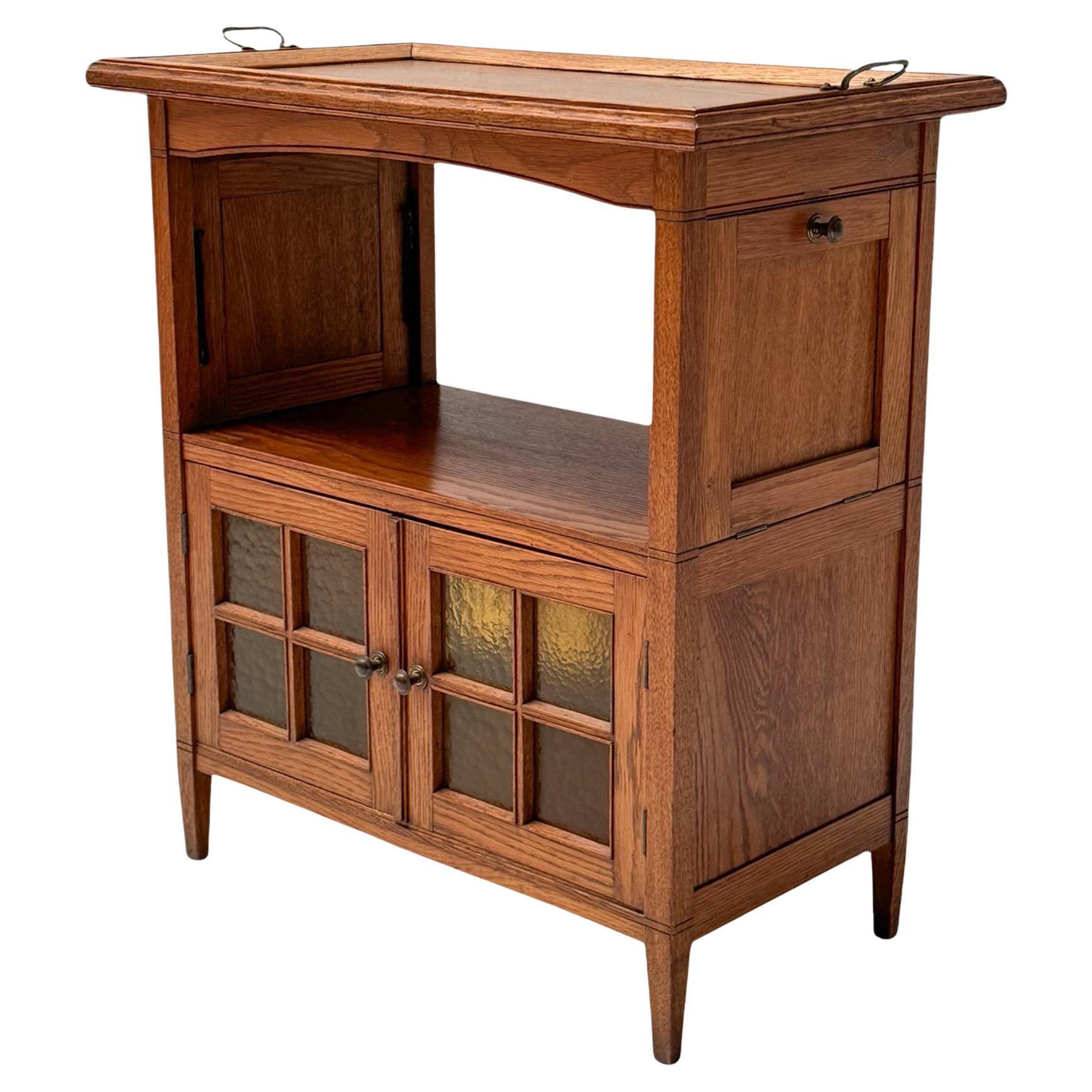 Armario Art Nouveau Arts & Crafts con bandeja para servir, 1900