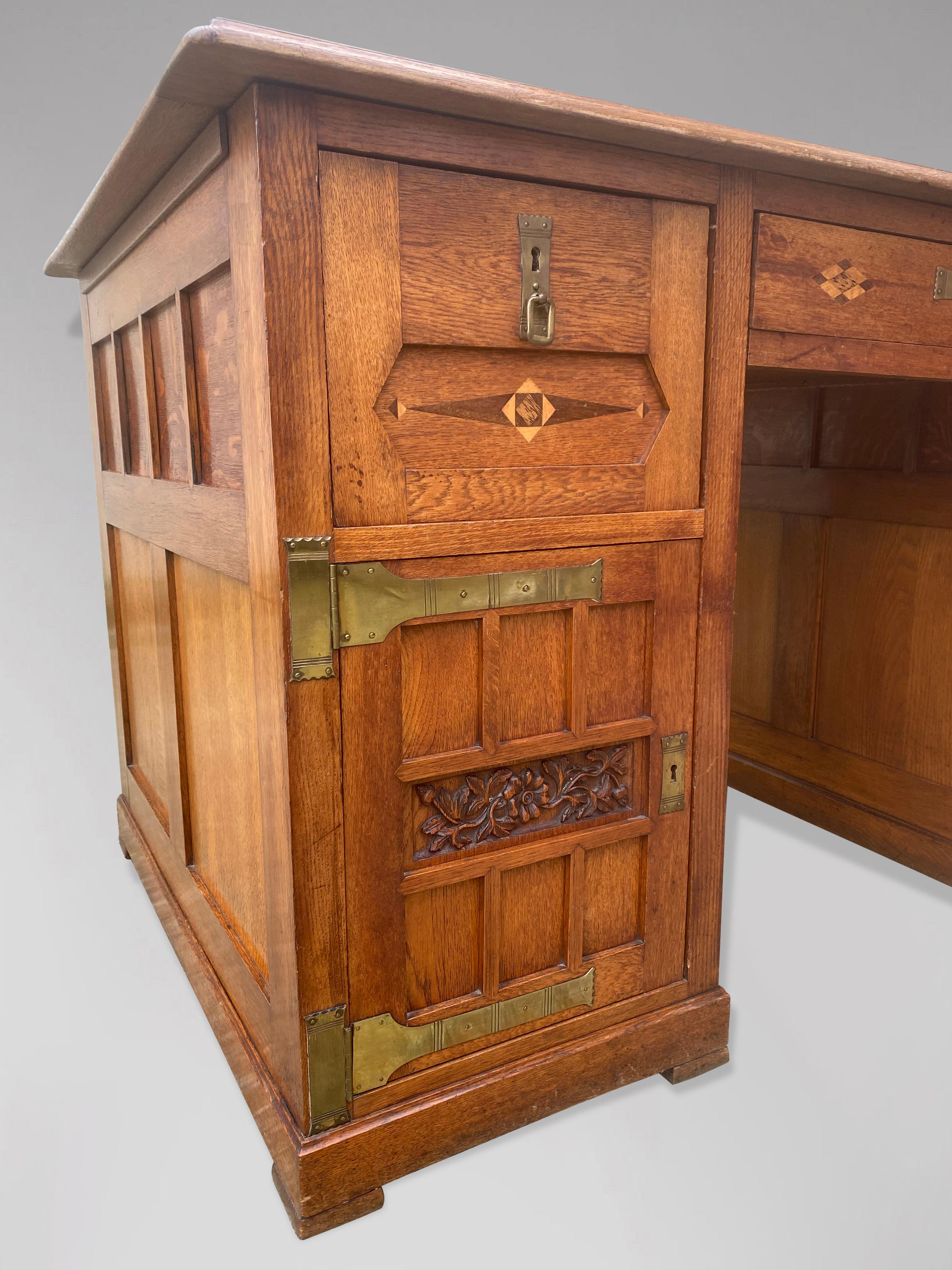 Arts & Crafts Art Nouveau Oak Desk in the Style of Gustave Serrurier Bovy In Good Condition In Petworth,West Sussex, GB