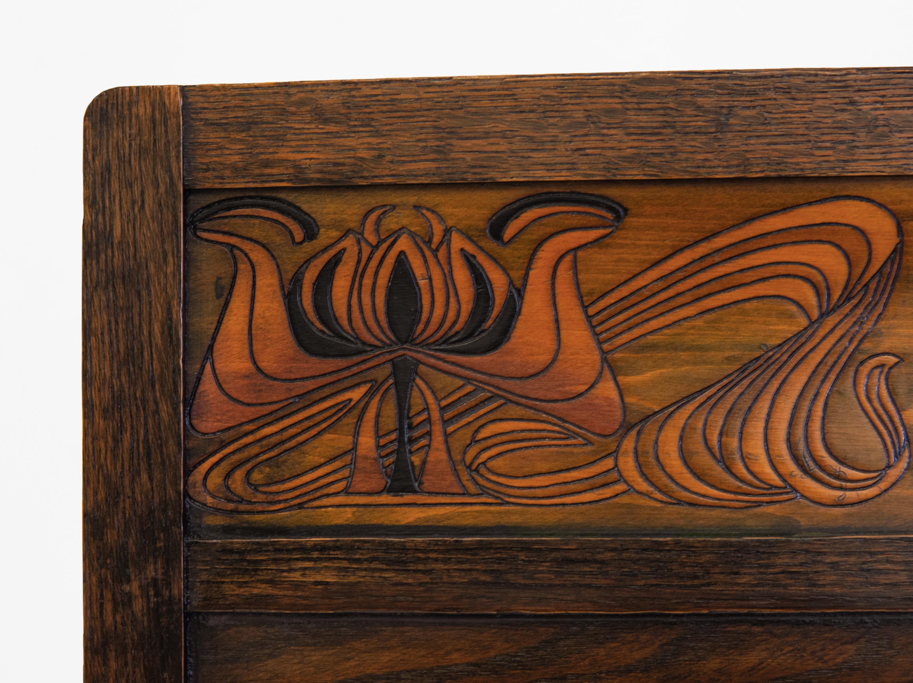 Arts and Crafts / Art Nouveau-Raumteiler aus Eichenholz mit vier gefalteten Flügeln, um 1900 im Angebot 10