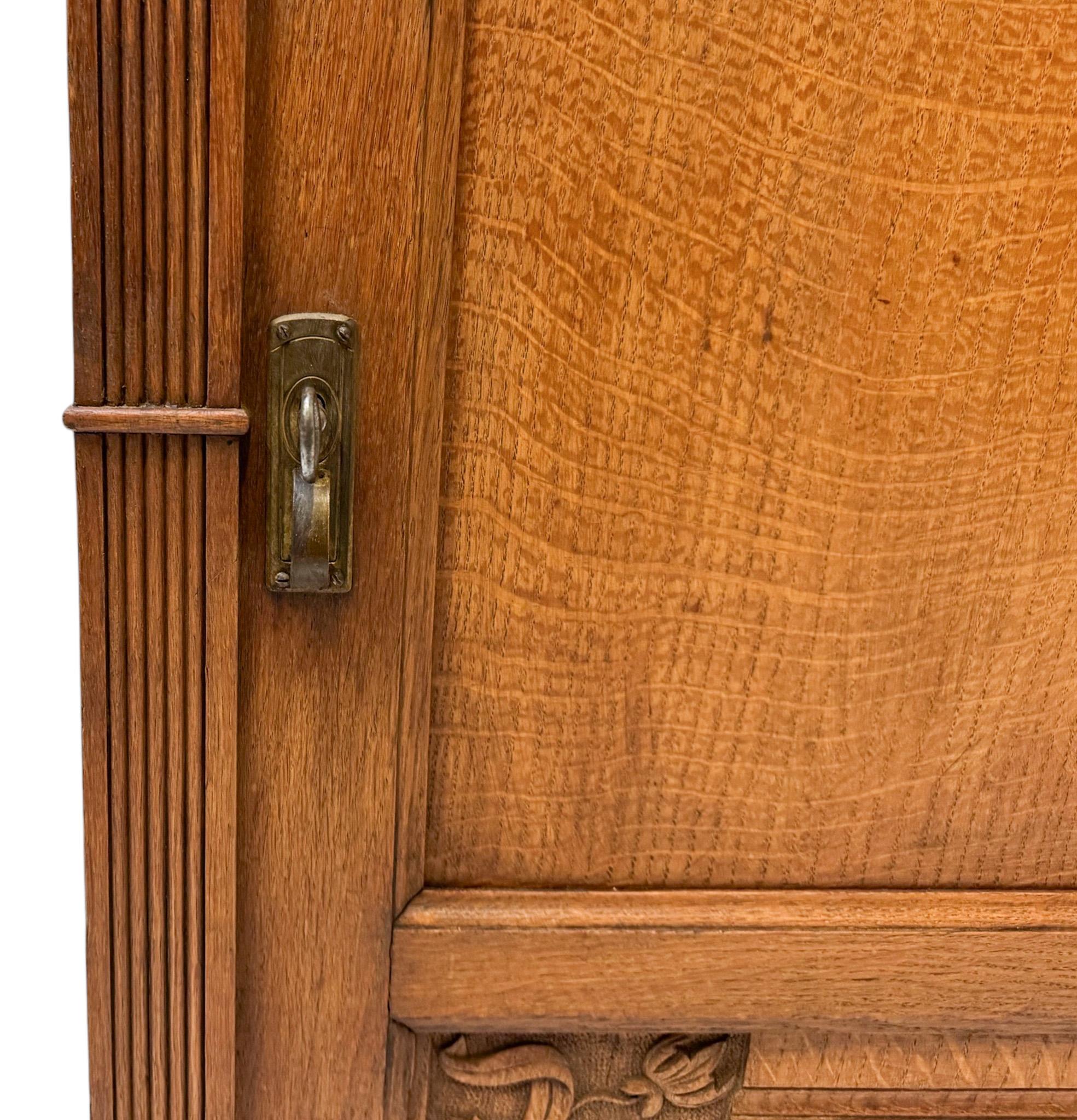 Armadio a una porta in stile Art & Crafts Art Nouveau, 1900 in vendita 2