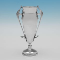 Arts & Crafts / Art Nouveau Coppia di vasi antichi in argento sterling, Londra, 1907