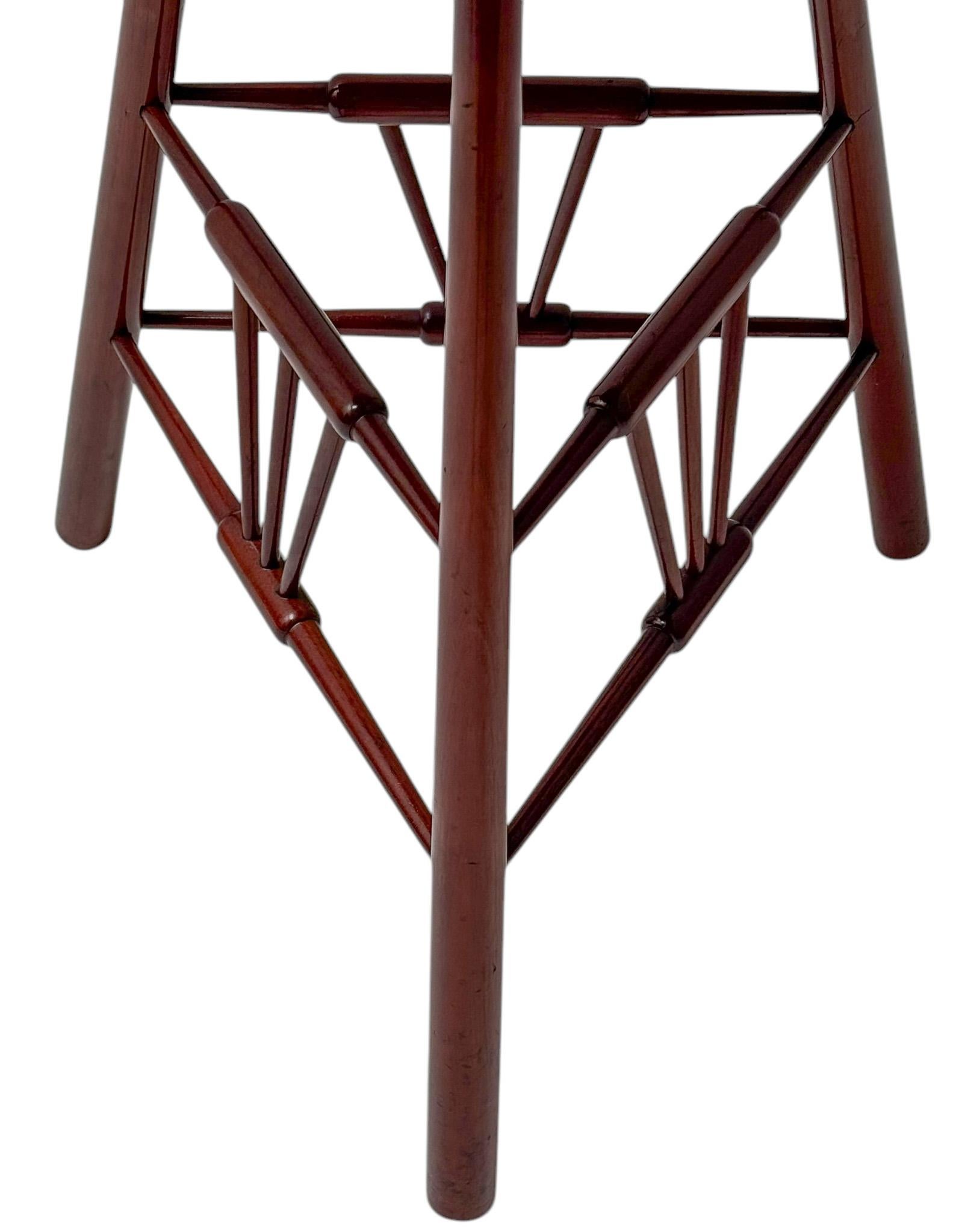Table d'appoint Art Nouveau Arts & Crafts avec plateau en cuir d'origine, années 1900 en vente 1
