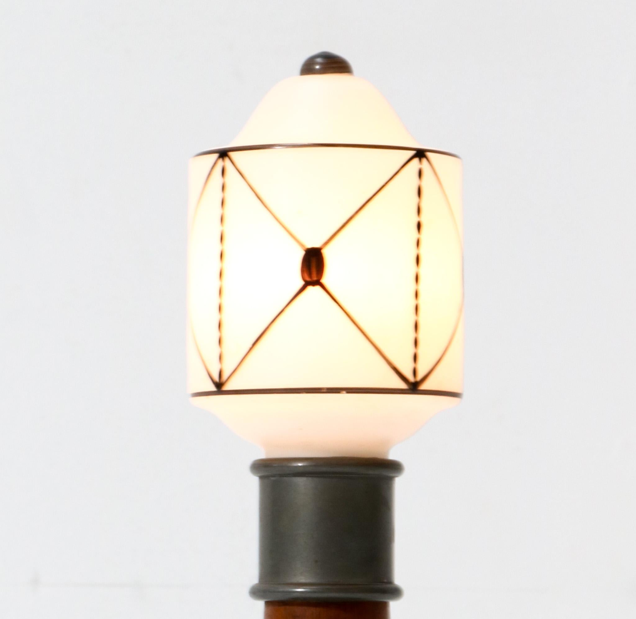 Début du 20ème siècle  Lampe de table Art nouveau Arts & Crafts, années 1900 en vente