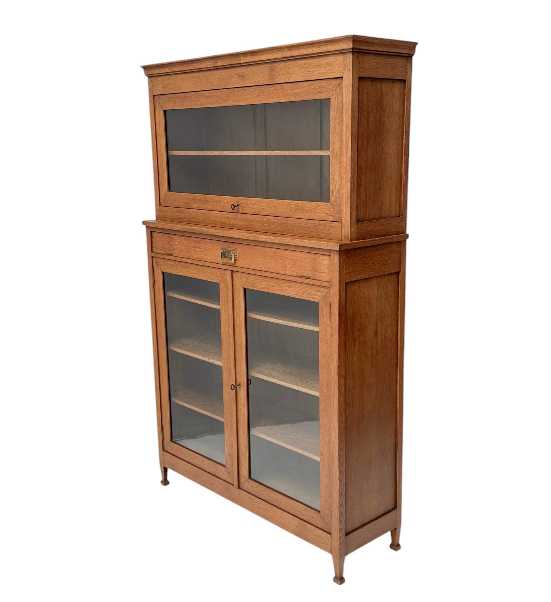 Libreria a due pezzi in stile Art & Crafts Art Nouveau, 1900 in vendita 3
