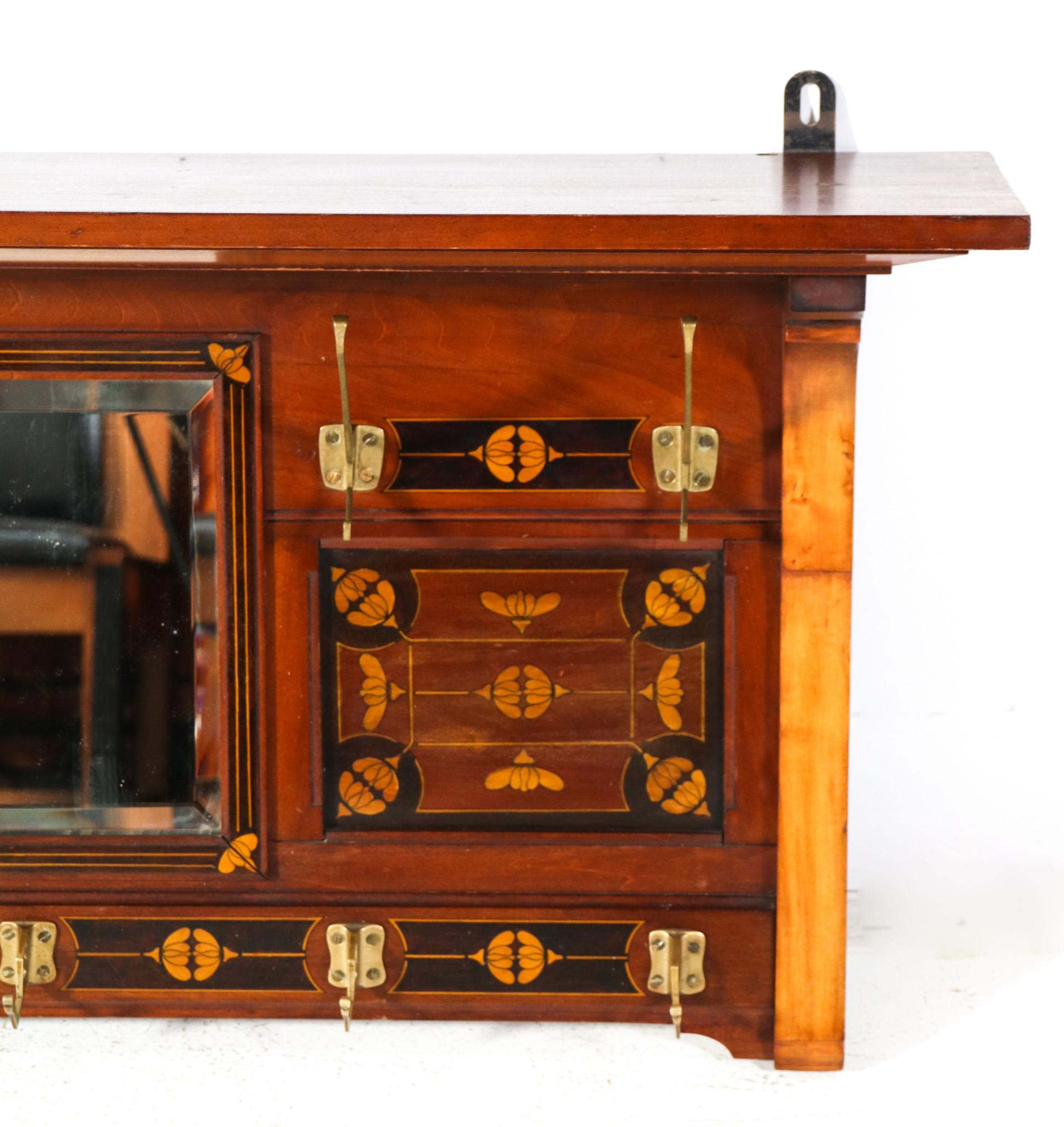 Ottone Appendiabiti in legno di noce Art & Crafts Art Nouveau con intarsi, 1900 in vendita