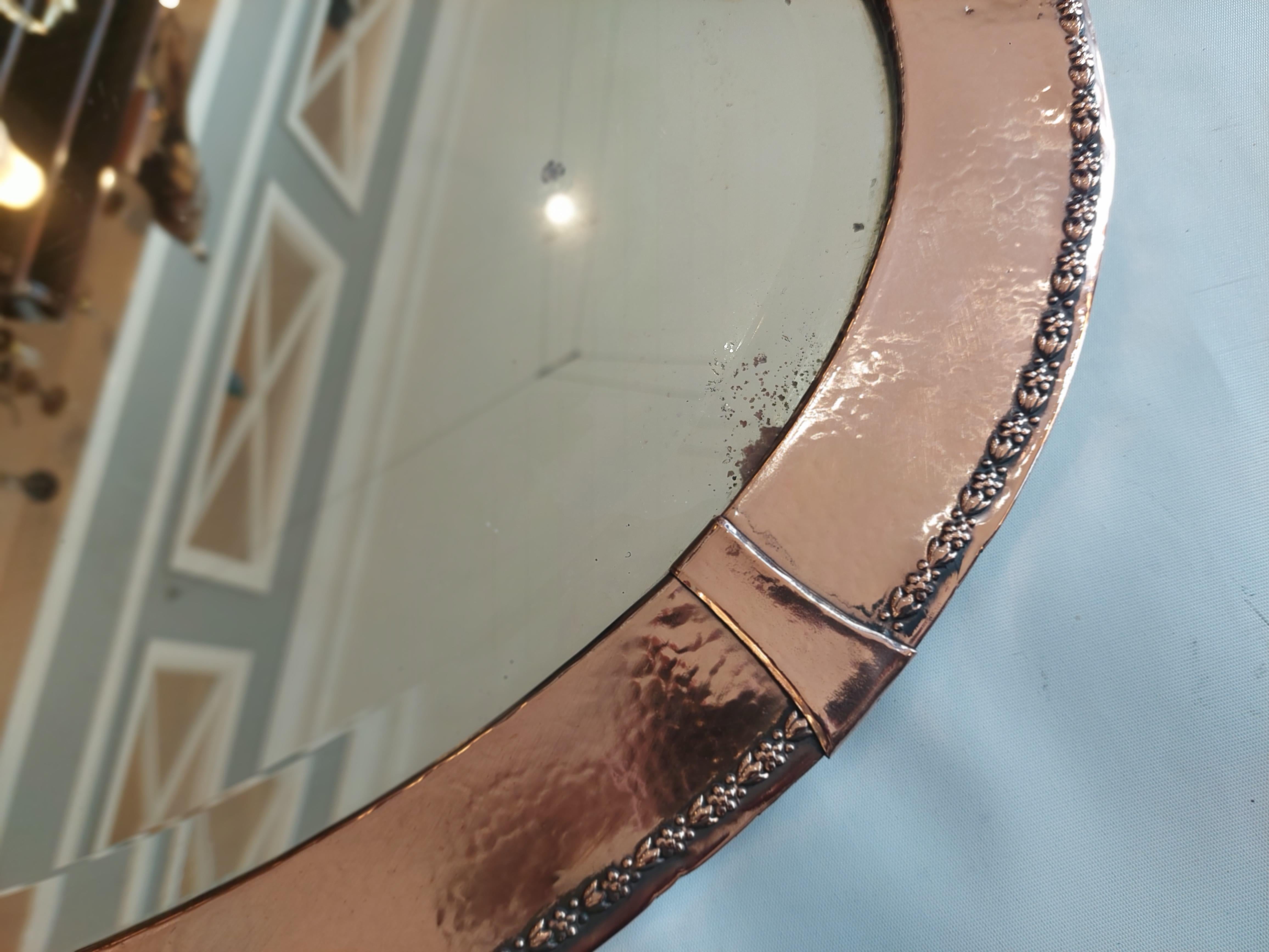Specchio da parete in rame battuto Arts & Crafts In condizioni buone in vendita a Altrincham, GB