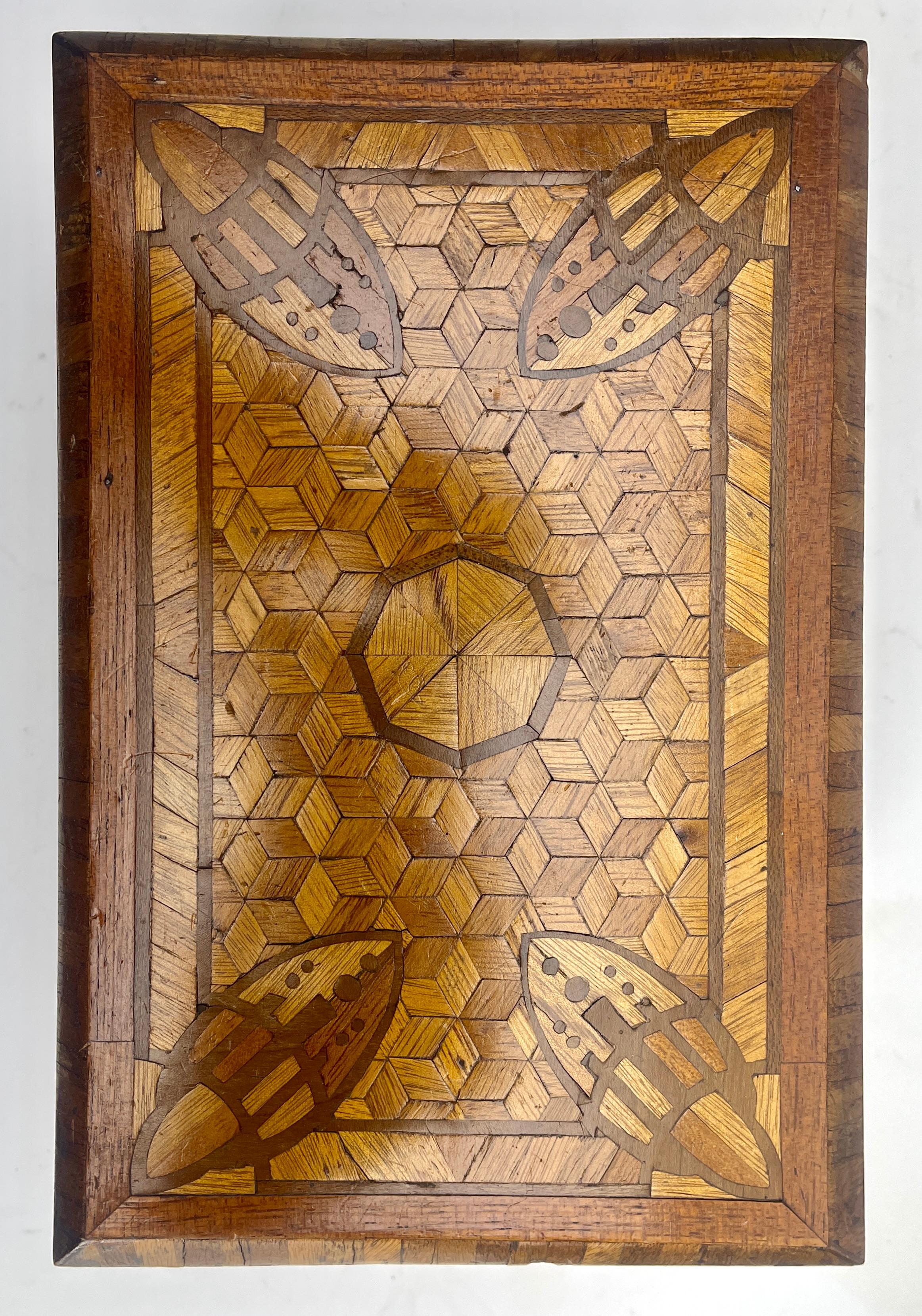 Arts & Crafts Box with Decorative Hand made marquetry Decor, circa 1910 For Sale 2